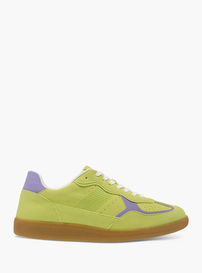 حذاء سنيكرز بارز الملمس بكاحل ورباط إغلاق من فلورا بيلا-women-shoes-sneakers-image-3