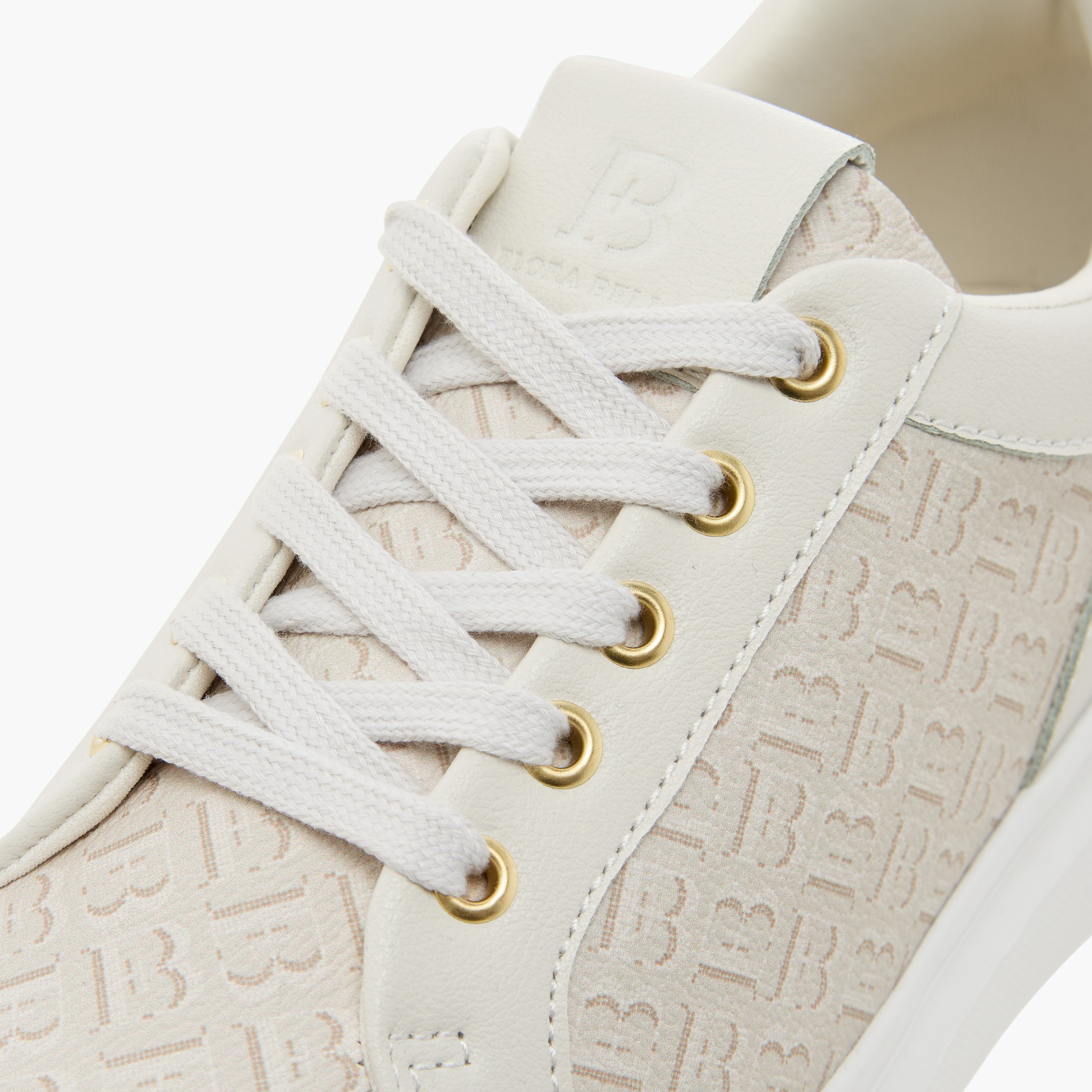 حذاء سنيكرز برباط إغلاق وطبعات مونوجرام من فلورا بيلا-women-shoes-sneakers-image-4