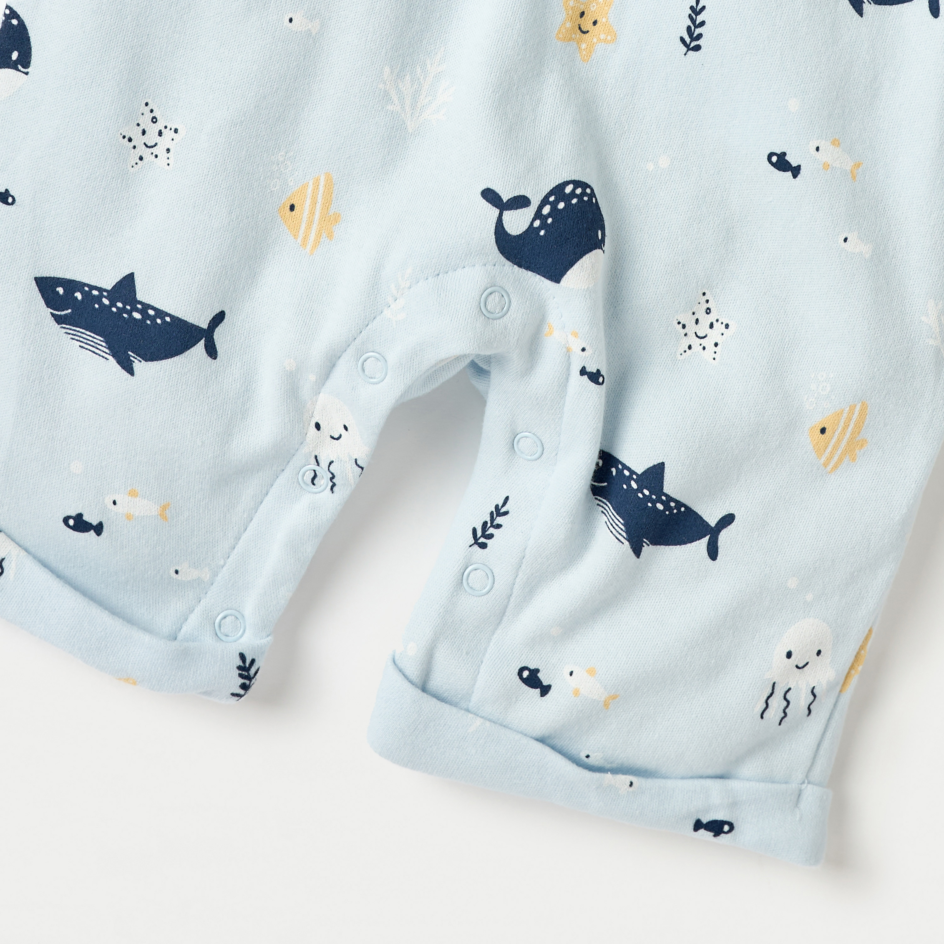Juniors Solid T-shirt and Underwater Print Dungaree Set-baby-boys-clothing-winterwear-rompers-image-5