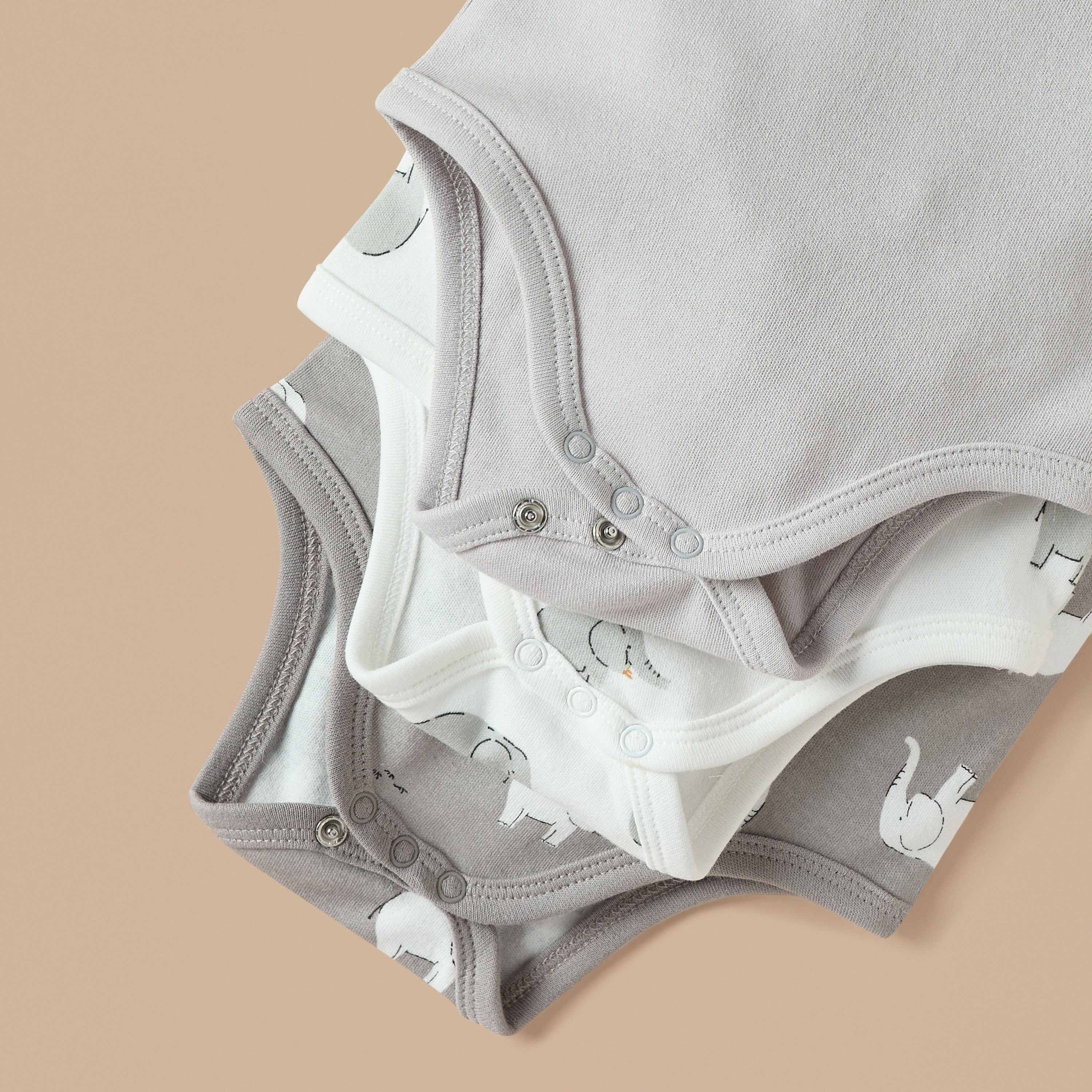بودي سوت دون أكمام بطبعات فيل من جونيورز - طقم من 3 قطع-baby-boys-clothing-bodysuits-image-6