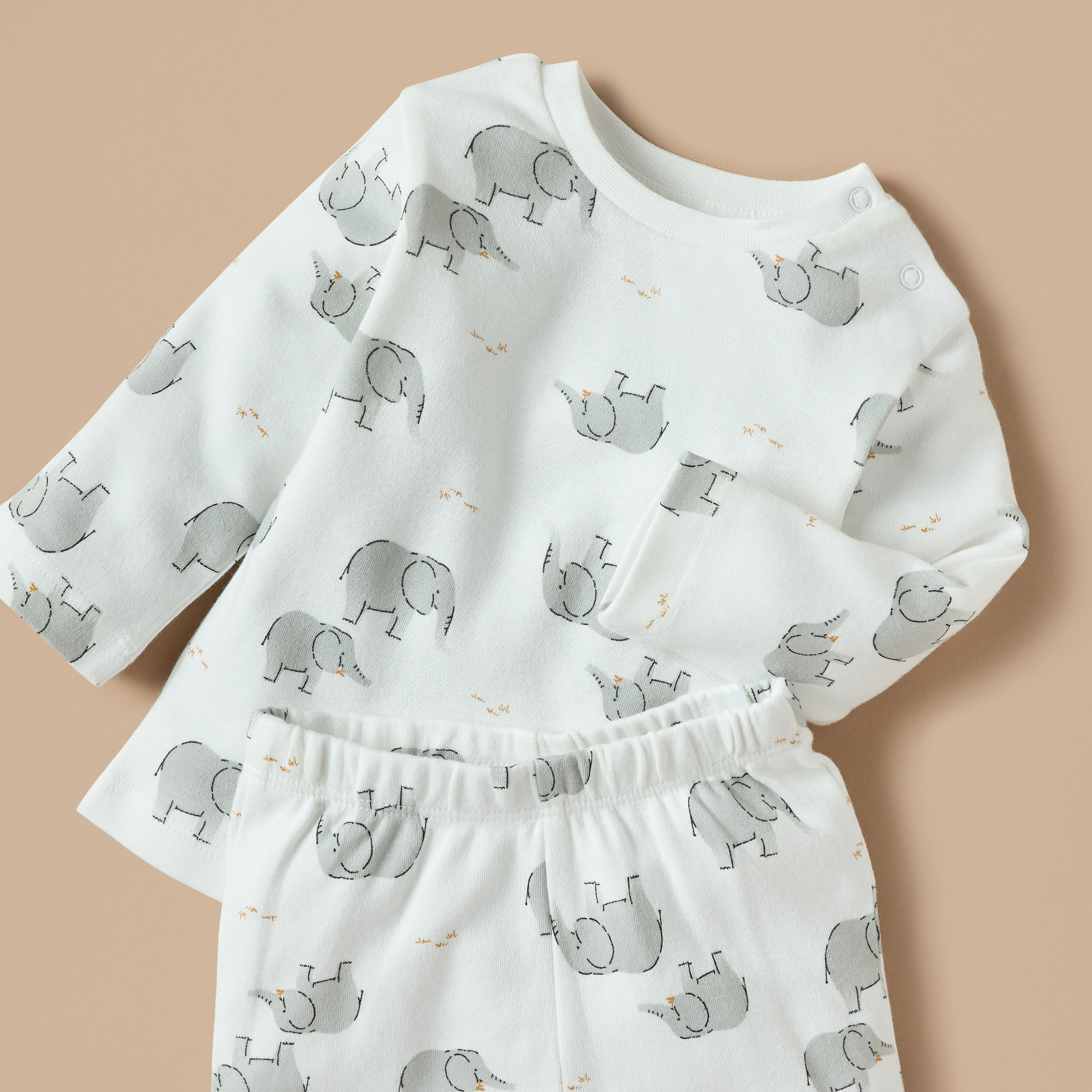 طقم تيشيرت بأكمام طويلة وطبعات وبنطلون بيجاما من جونيورز - مجموعة من طقمين-baby-boys-clothing-nightwear-pyjamasets-image-5