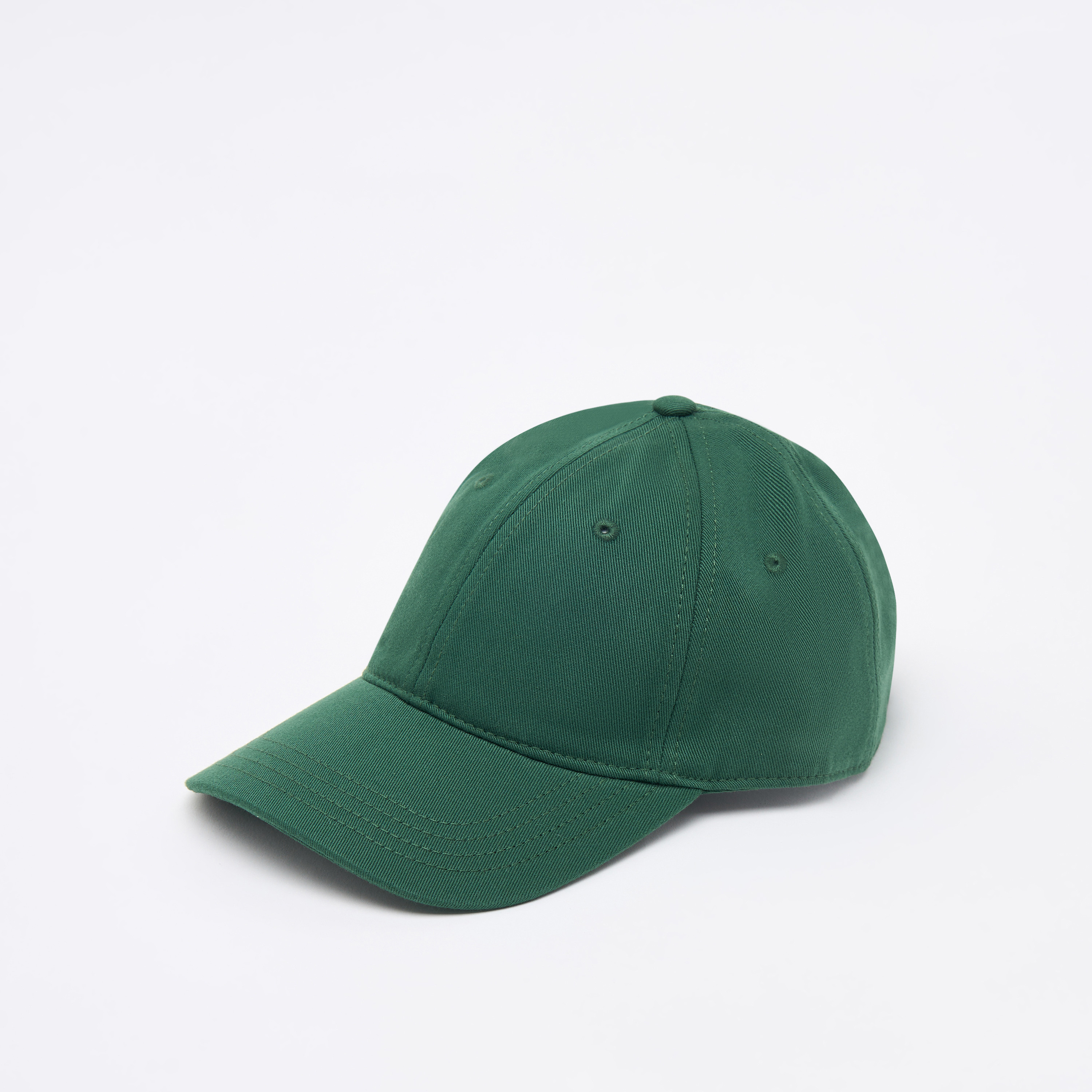 كاب بِتطريز شعار وحزام إغلاق بإبزيم من لاكوست-men-caps-image-1