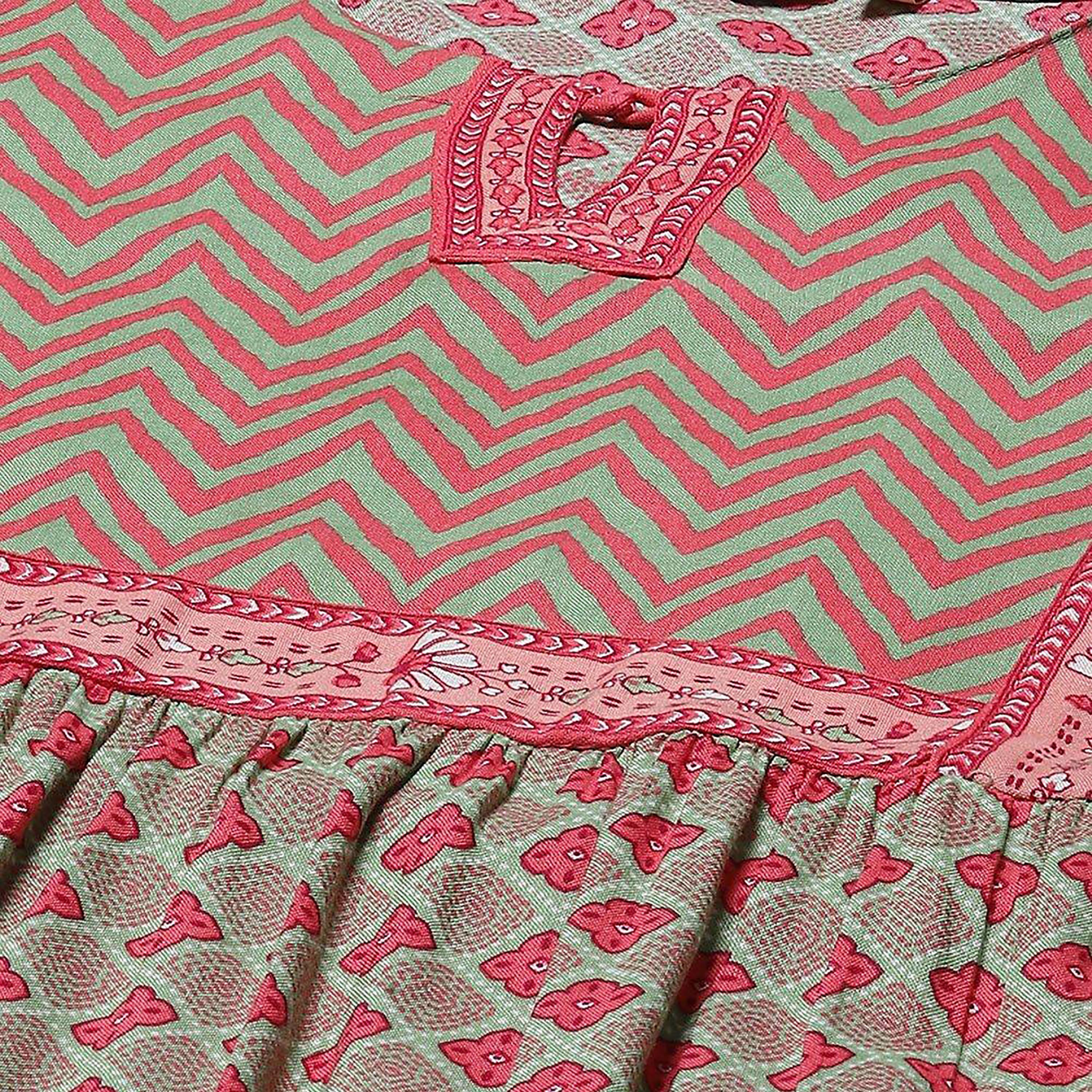 فستان ميدي بياقة بفتحة وطبعات من رانغريتي مع رباط جانبي-women-clothing-ethnicwear-dresses-image-3