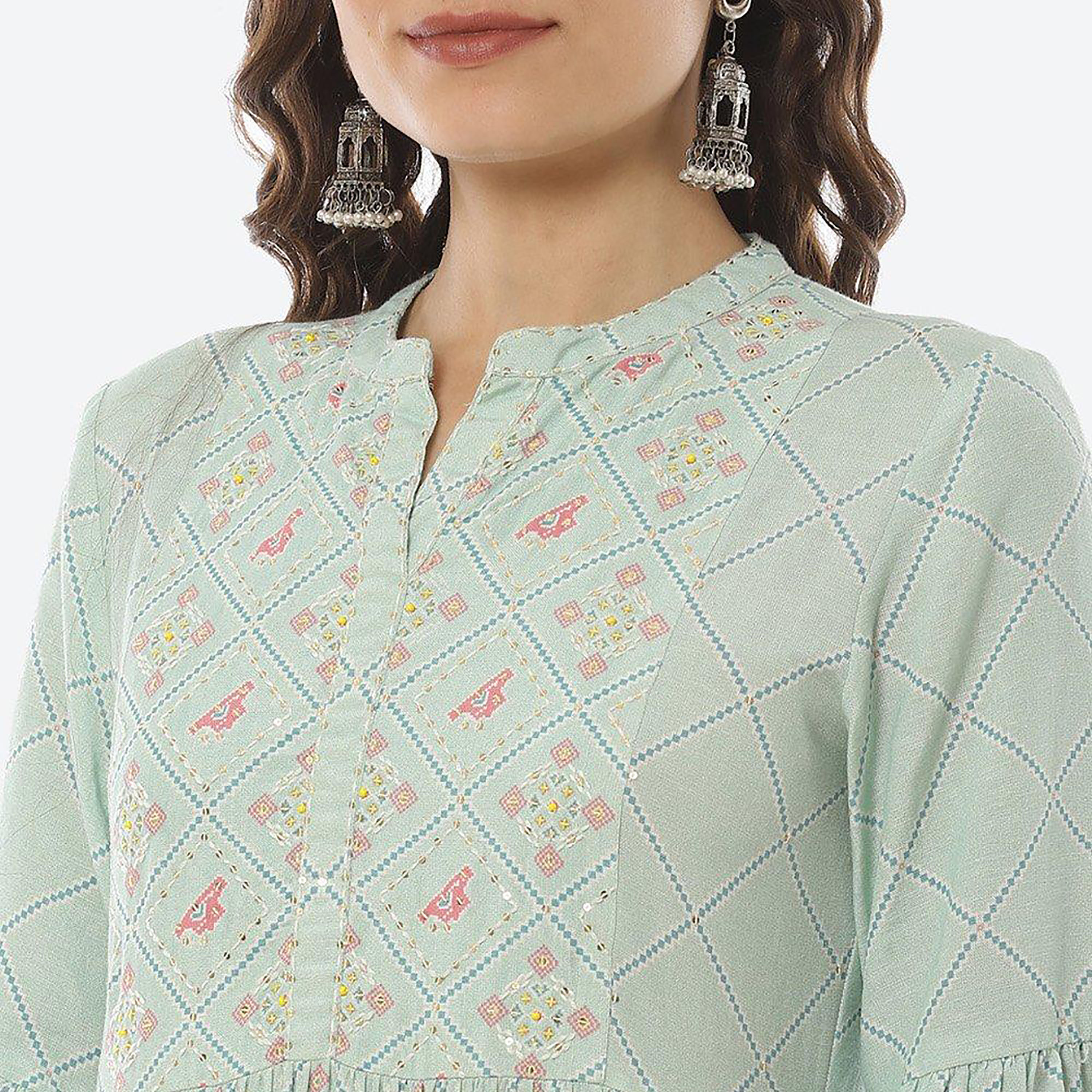 فستان ماكسي بطيات بياقة ماندارين وطبعات من رانغريتي مع مزين بتطريز وترتر-women-clothing-ethnicwear-dresses-image-3