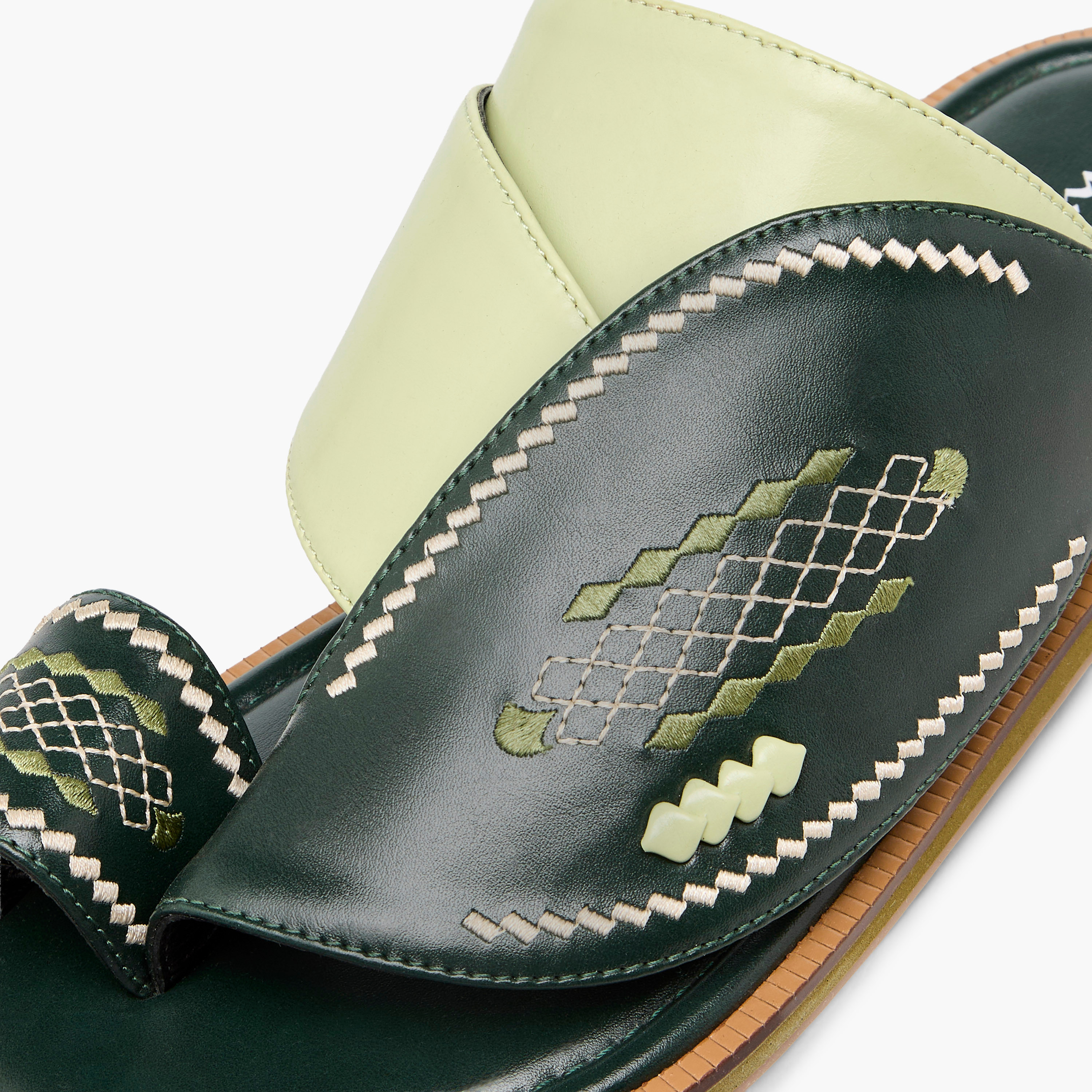 Al Waha Embroidered Slip-On Arabic Sandals with Toe Loop-men-shoes-sandals-image-4