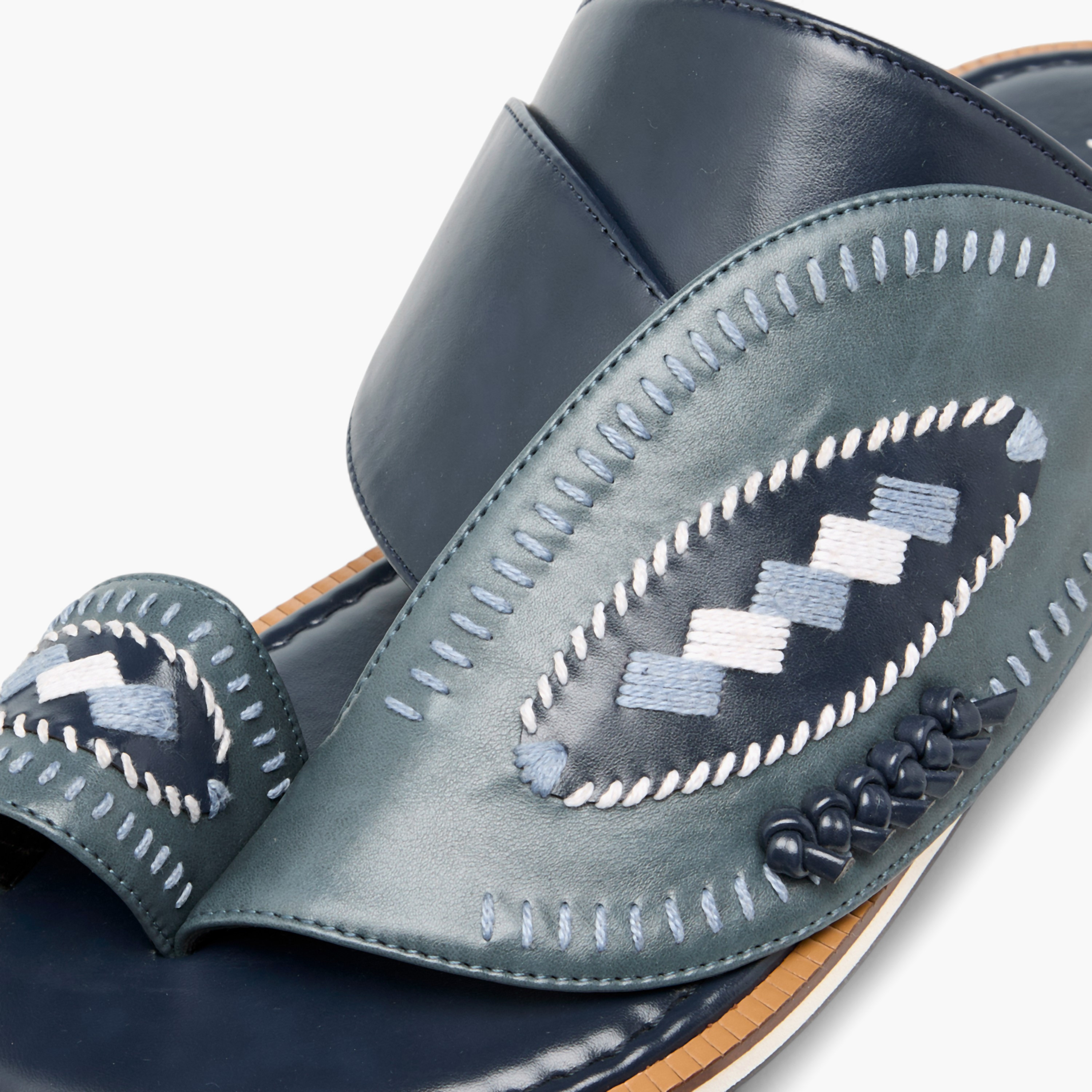 صندل عربي مطرز سهل الارتداء بحلقة إصبع من الواحة-men-shoes-sandals-image-4
