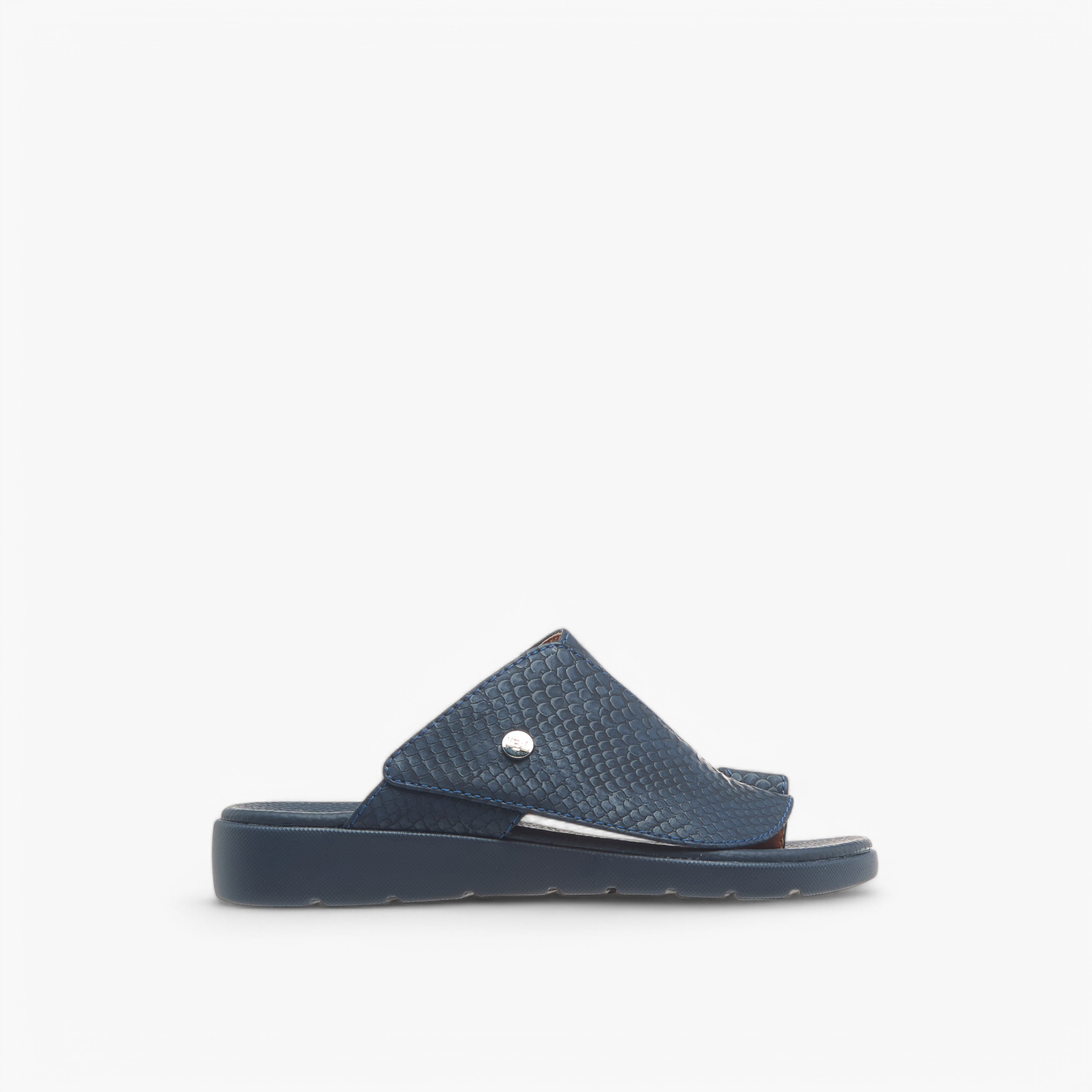 LBL by Shoexpress Textured Slip-On Arabic Sandals with Toe Loop Detail-boys-shoes-sandals-image-2