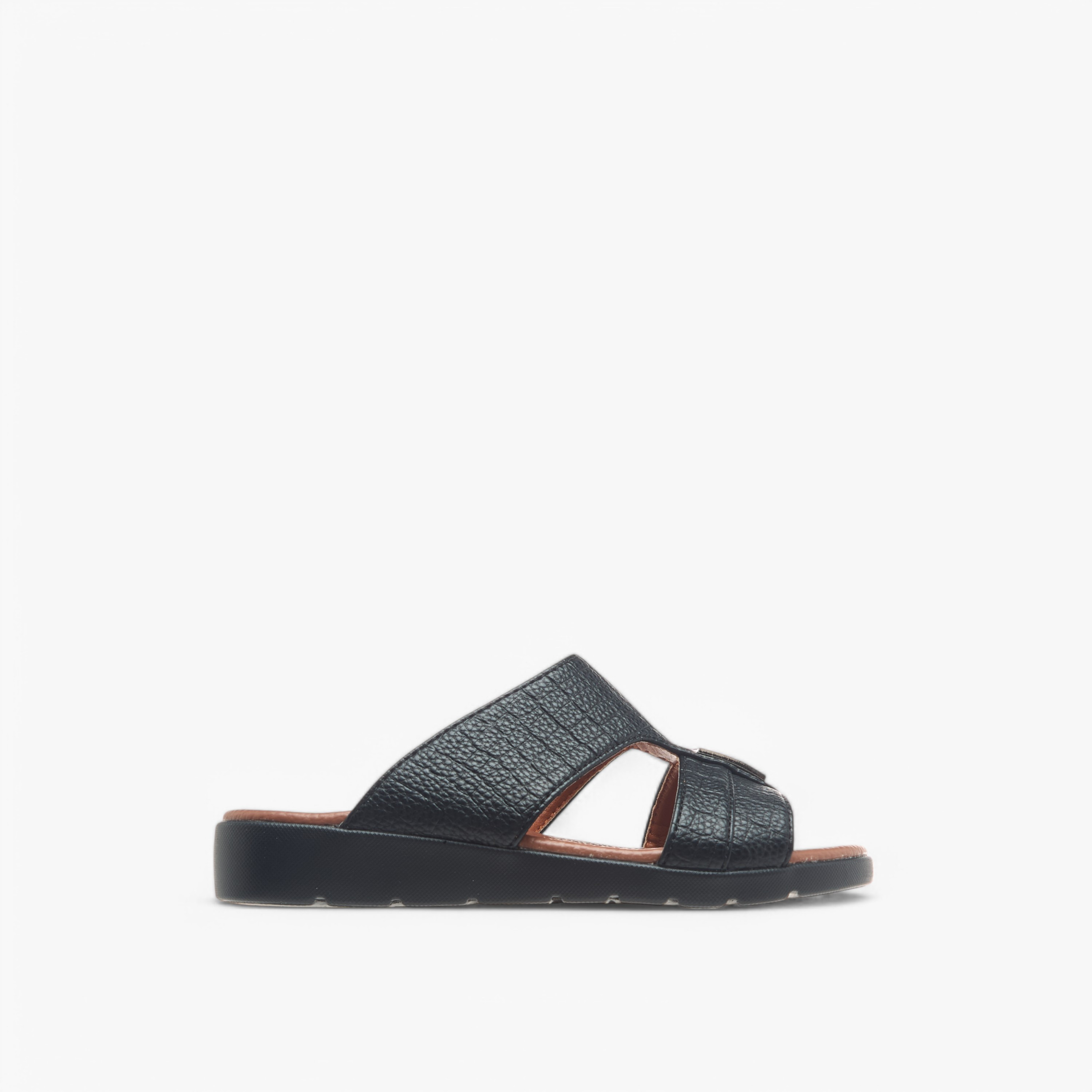 صندل عربي سهل الارتداء بزينة معدنية من أل بي أل من شو إكسبريس-boys-shoes-sandals-image-6