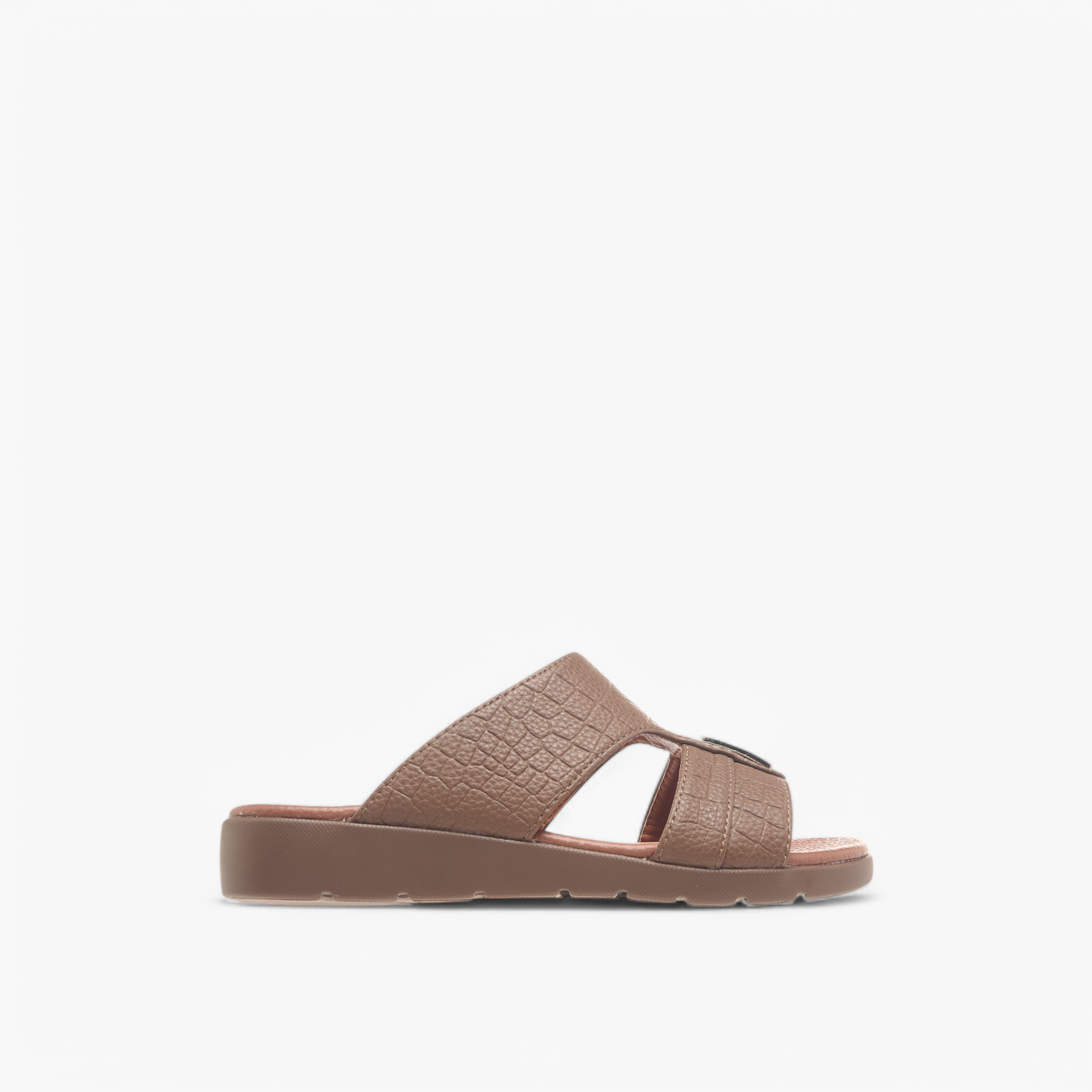 صندل عربي سهل الارتداء بزينة معدنية من أل بي أل من شو إكسبريس-boys-shoes-sandals-image-2