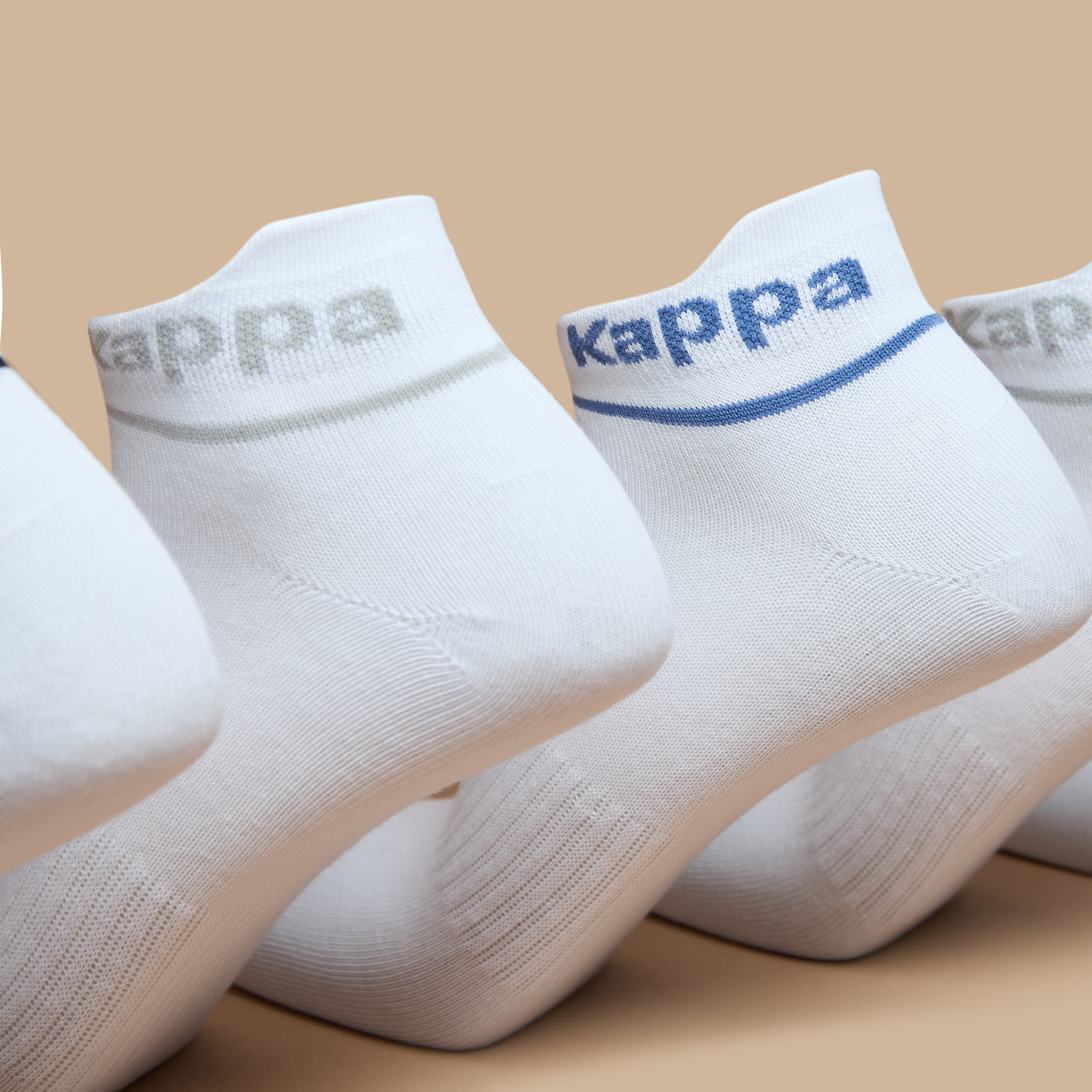 طقم جوارب رياضيّة 5 أزواج بطول الكاحل بطبعات من كابا-men-socks-image-2