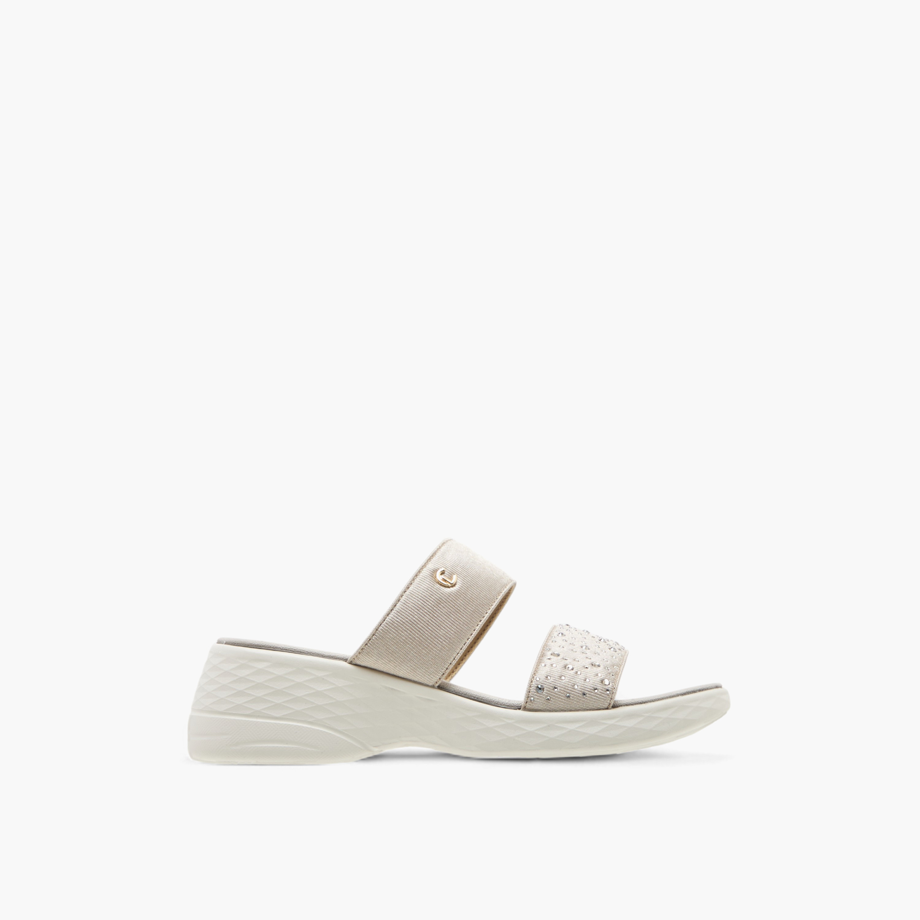 صندل سهل الارتداء مزيّن من لي كونفرت-women-shoes-flats-sandals-image-3