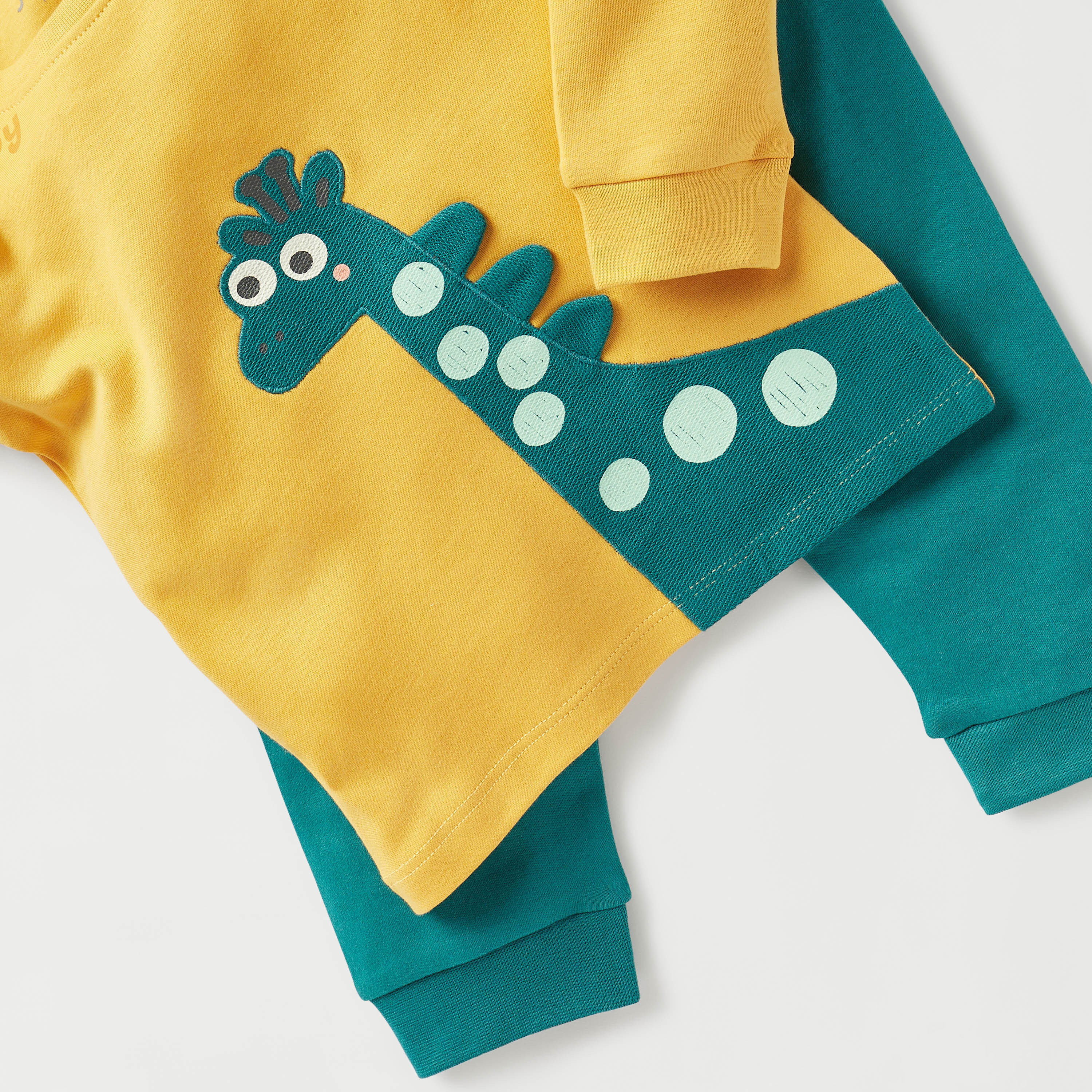 طقم تيشيرت بأكمام طويلة وزخارف ديناصور وبنطلون بيجاما بخصر مطاطي من جونيورز-promo_babyshop_Buy3for99_UAE130126-image-5