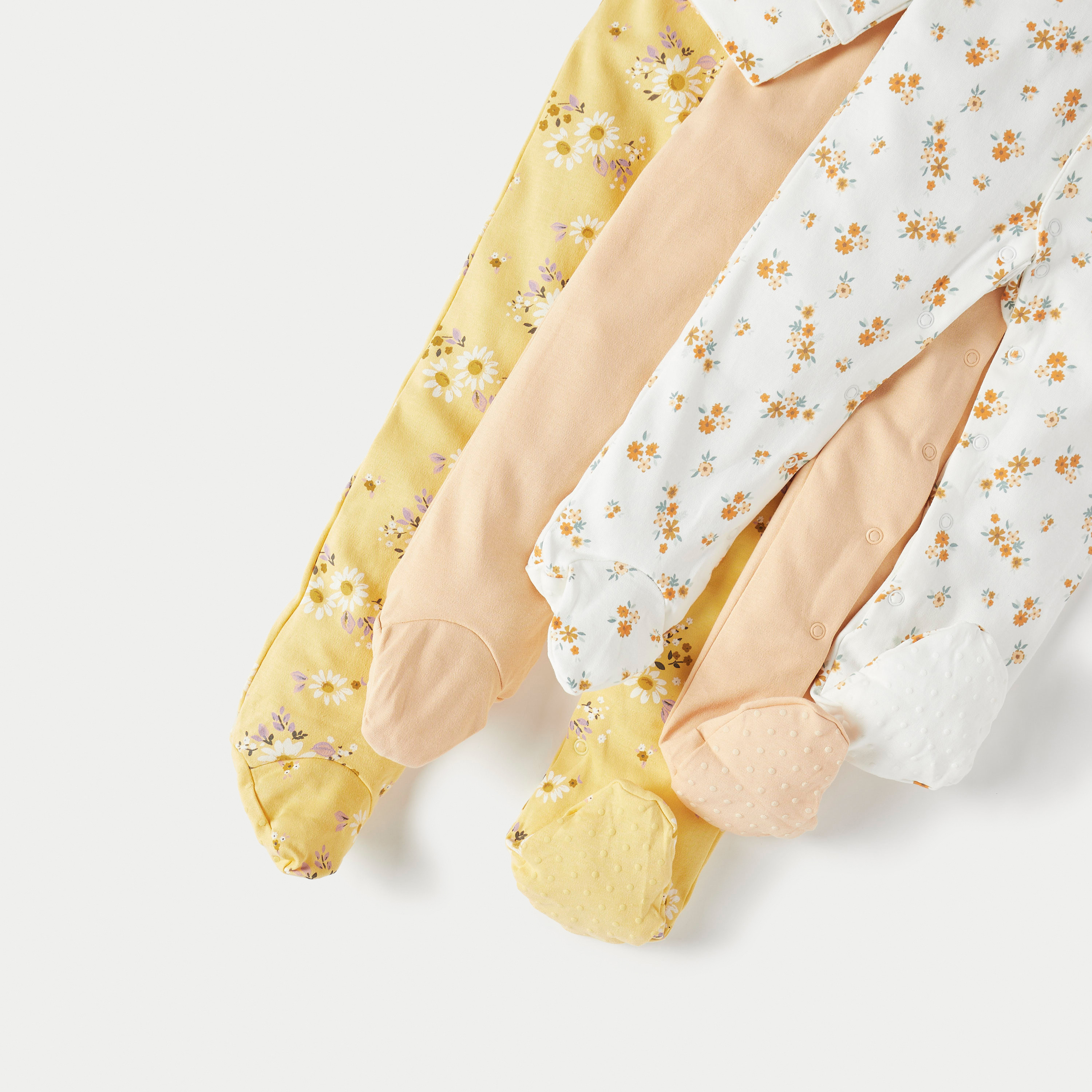 بدلات نوم بأقدام مغلقة وطبعات من جونيورز - طقم 3 قطع-baby-girls-clothing-nightwear-sleepsuits-image-6