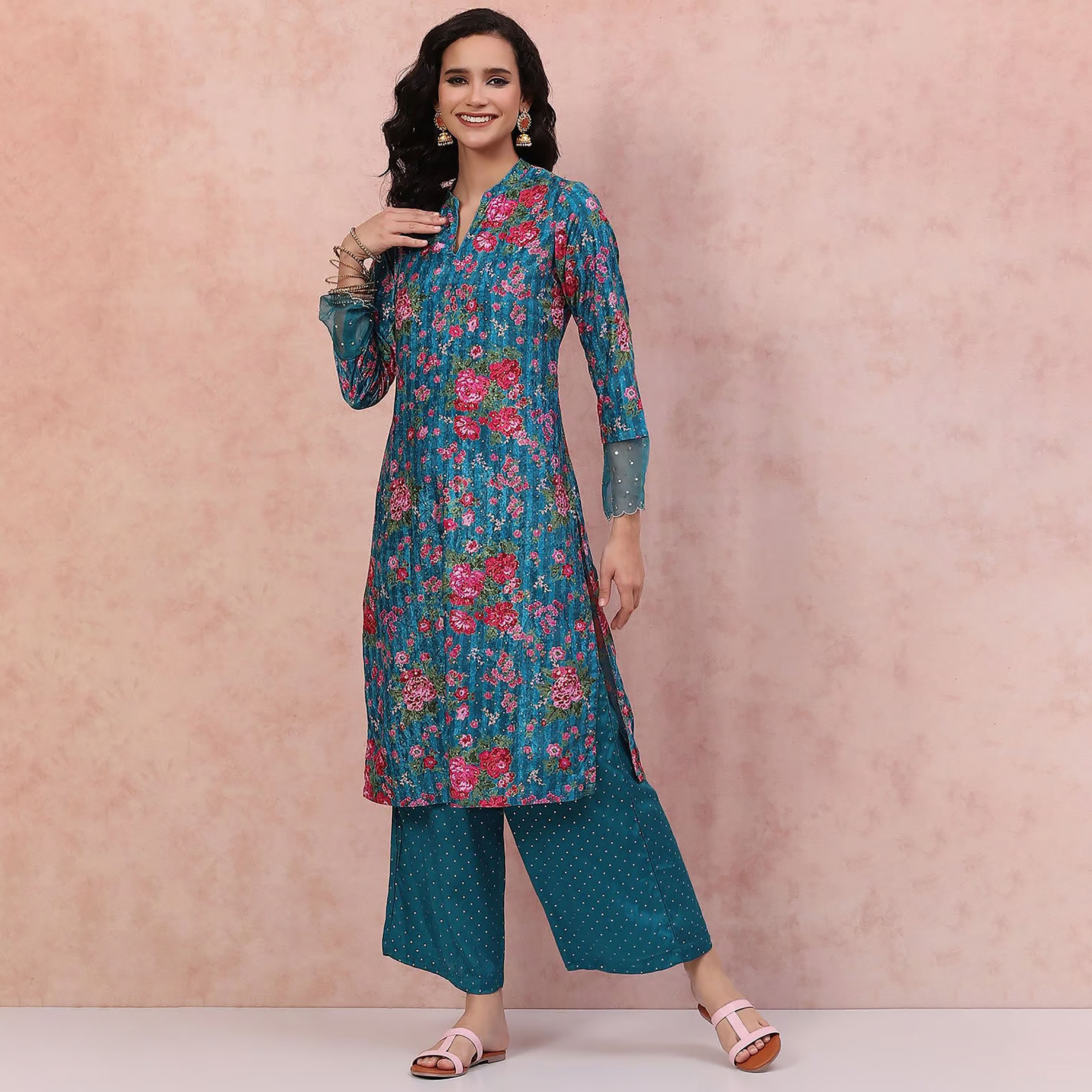 طقم قطعتين من كورتا مع بالازو ذو مطبوع من رانغريتي مع زھور مستقيم بياقة ماندرين-women-clothing-ethnicwear-salwarsuits-image-1