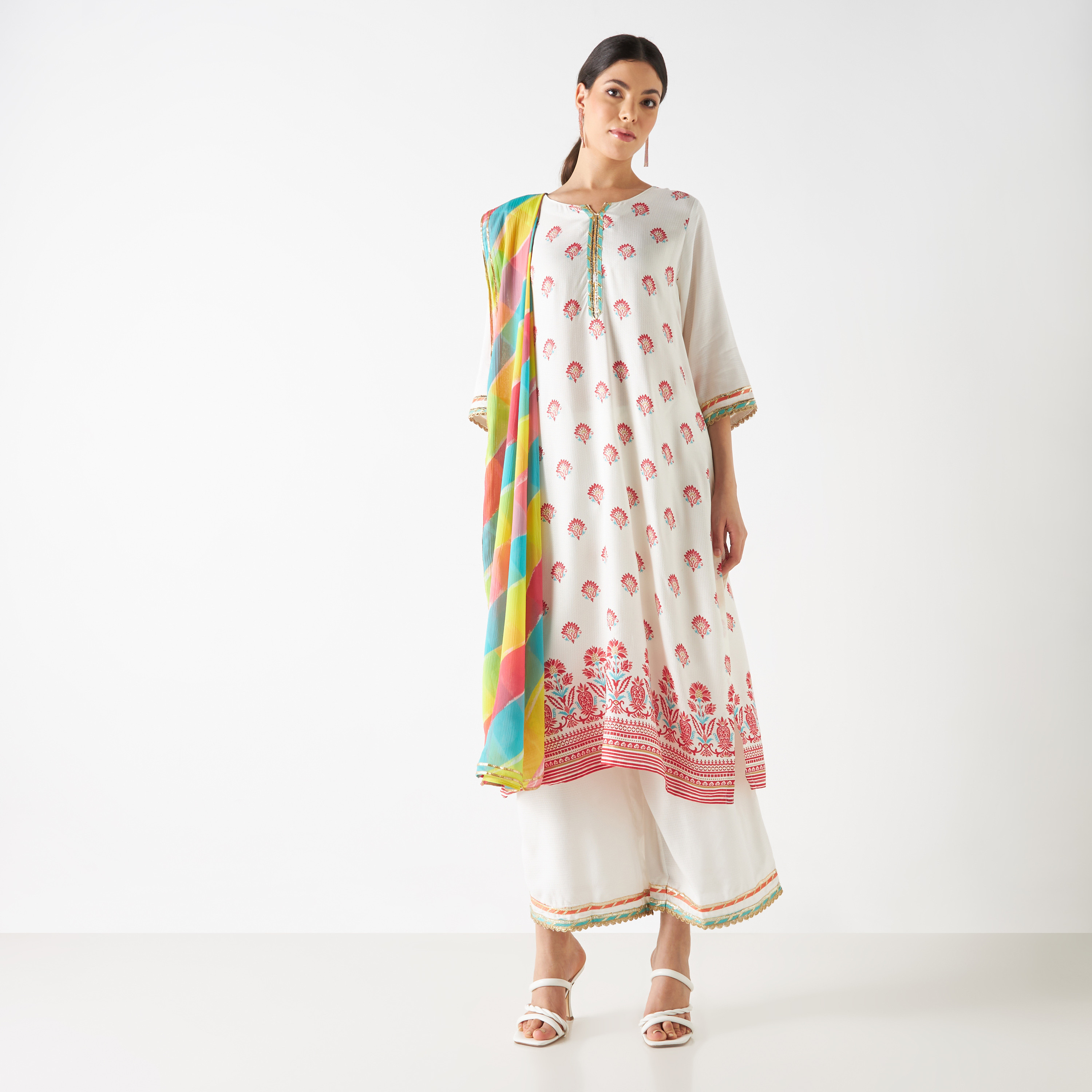 طقم كورتي ودوباتا وبنطلون بالازو بطبعات للنساء من رانجريتي باي بيبا-women-clothing-ethnicwear-salwarsuits-image-2