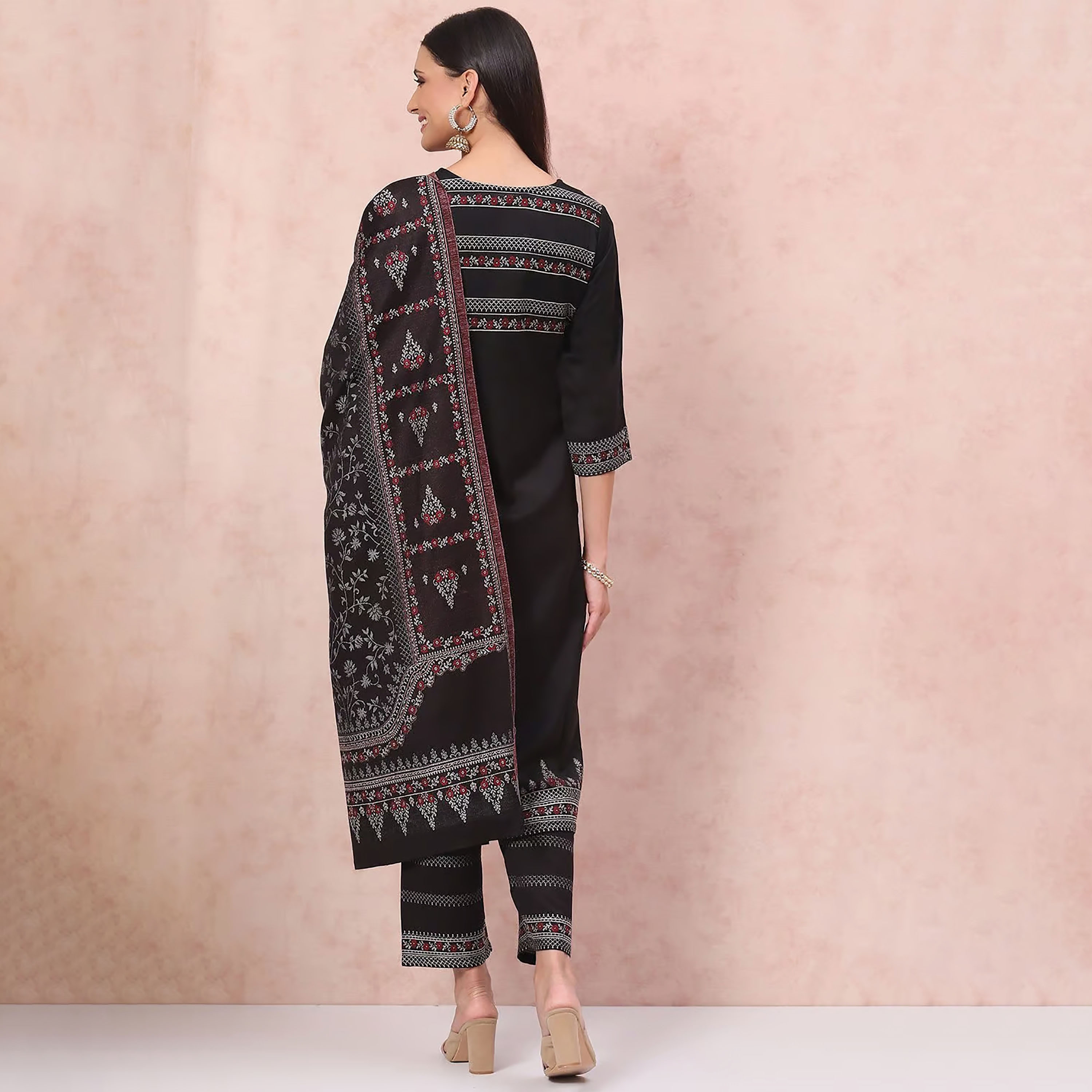 طقم مكون من 3 قطع مطبوعة من رانغريتي من كورتا مستقيمة ورقبة على شكل قلب وسروال مع دوباتا-women-clothing-ethnicwear-salwarsuits-image-6