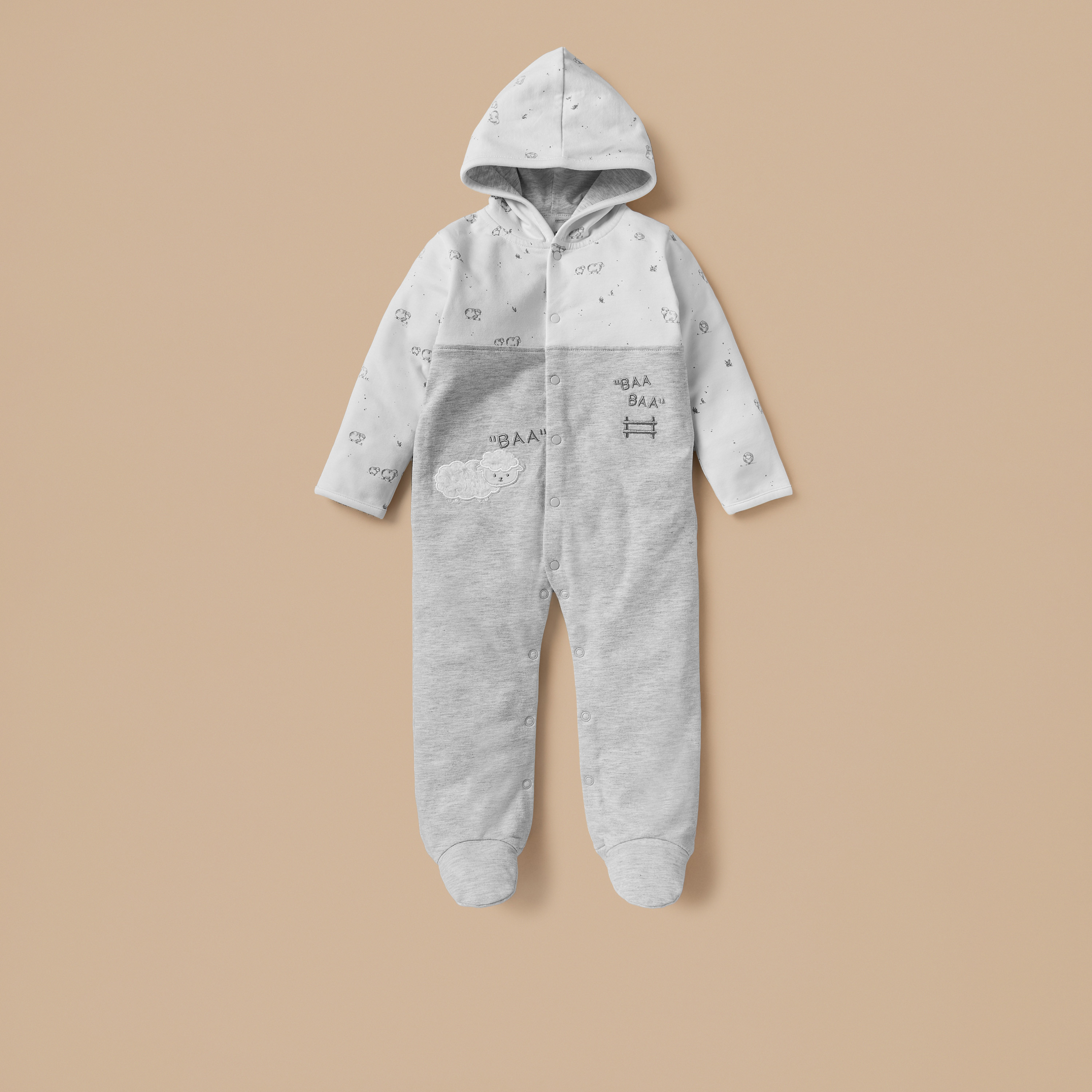 بدلة نوم بأزرار إغلاق كباسة وقبعة وطبعات خروف من جونيورز-baby-boys-clothing-nightwear-sleepsuits-image-1