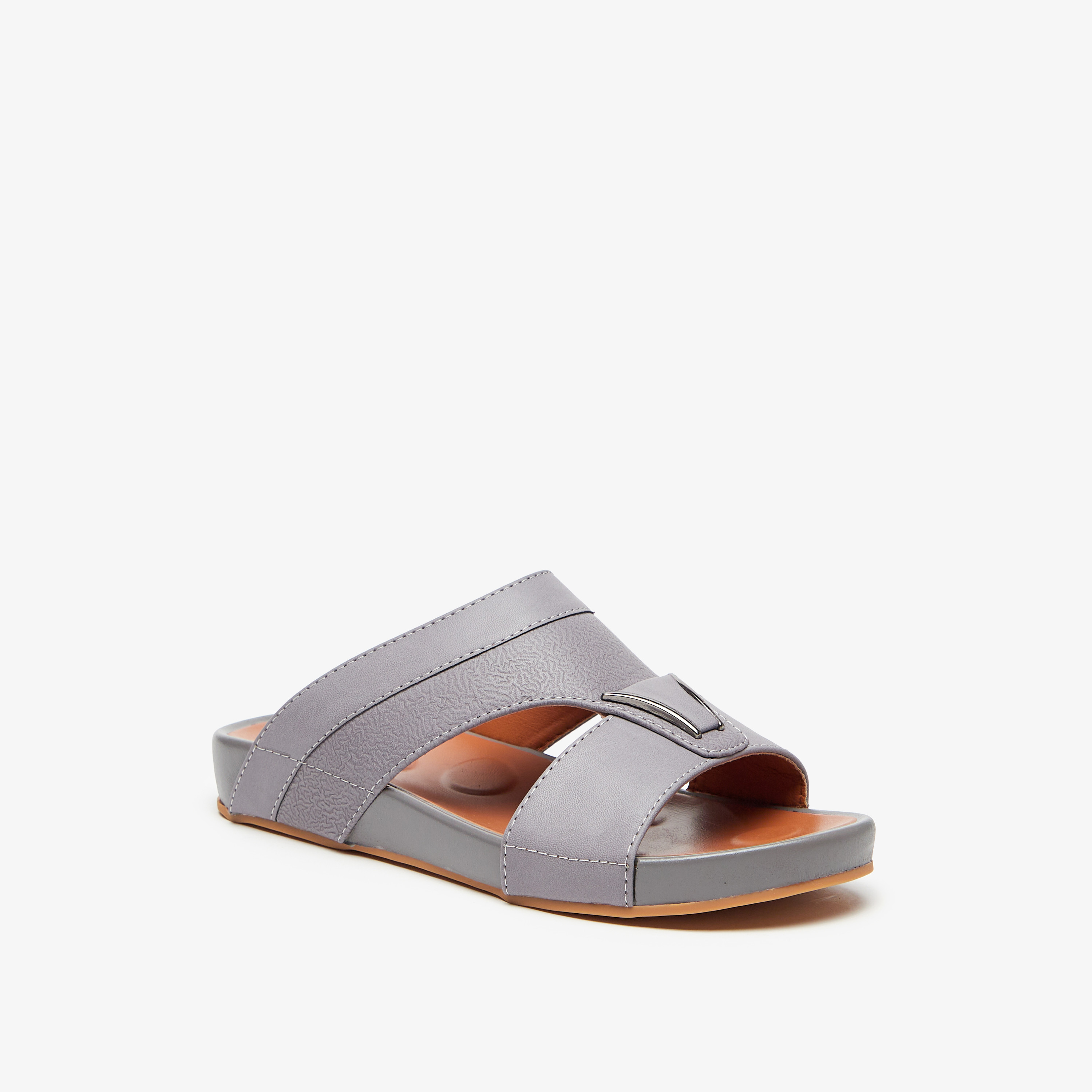 صندل عربي سهل الارتداء بارز الملمس بمقدمة مستديرة وزينة معدنية-men-shoes-sandals-image-1
