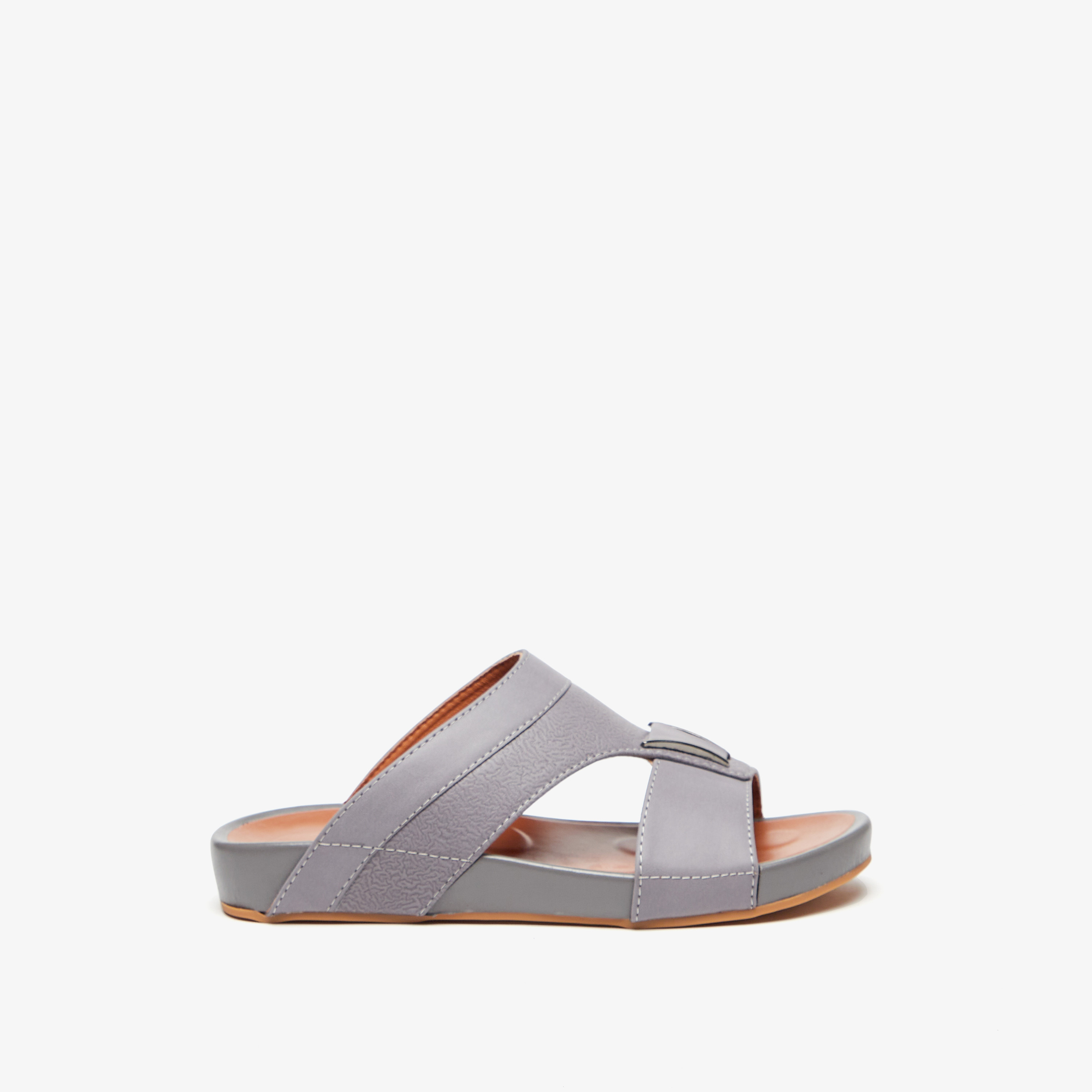 صندل عربي سهل الارتداء بارز الملمس بمقدمة مستديرة وزينة معدنية-men-shoes-sandals-image-3