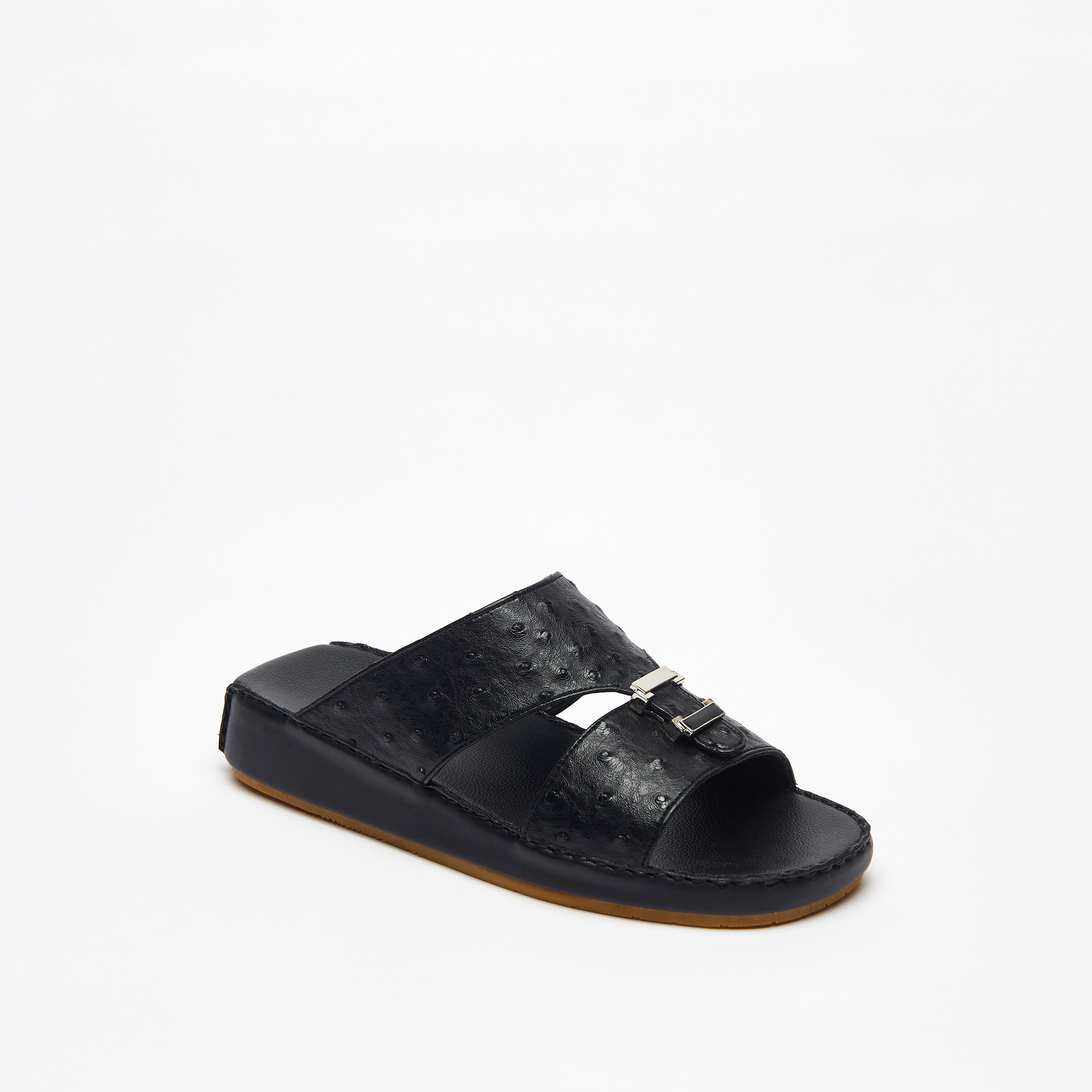 Shop Textured Slip-On Arabic Sandals Online Centrepoint Saudi