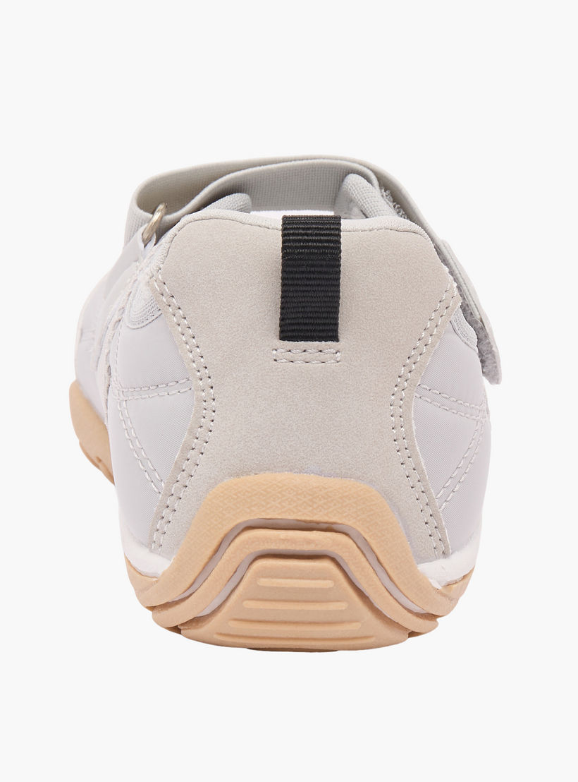 حذاء ماري جين بخطاف وحلقة للبنات من داش-girls-shoes-sneakers-image-5