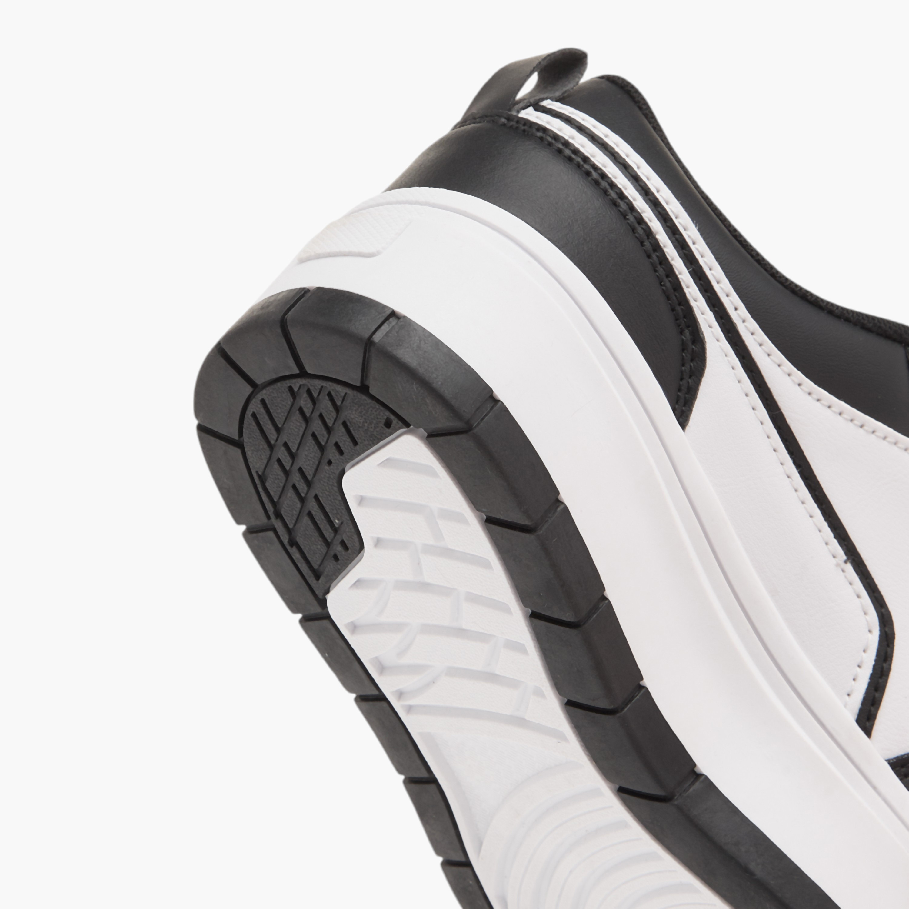حذاء سنيكرز بطول الكاحل وبرباط إغلاق للنساء من لي كوبر-women-shoes-sneakers-image-5