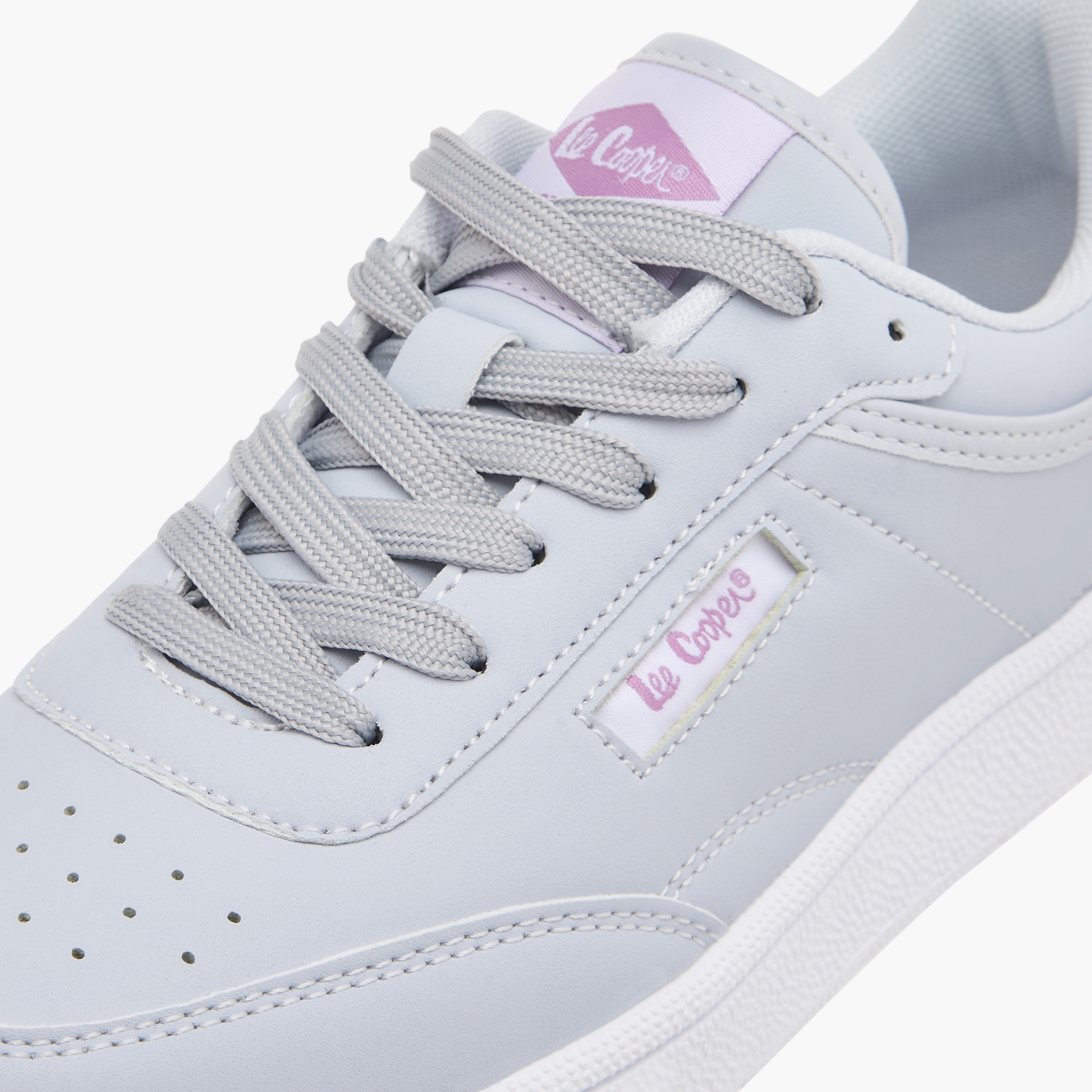 حذاء رياضي نسائي برباط إغلاق من لي كوبر-women-shoes-sneakers-image-4