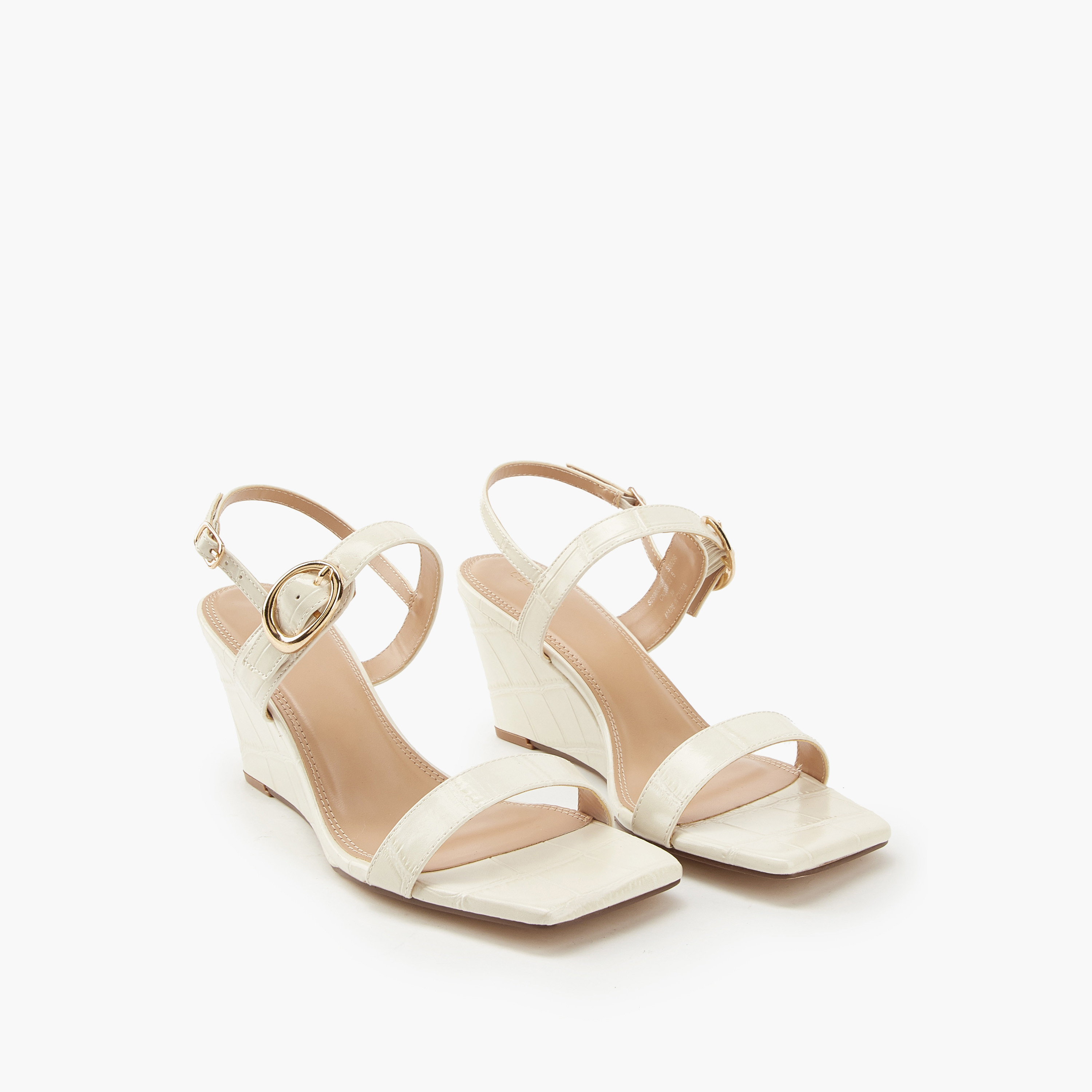 صندل سادة بكعب ويدج وإبزيم إغلاق للنساء من سيليست-women-shoes-sandals-heeled-image-1