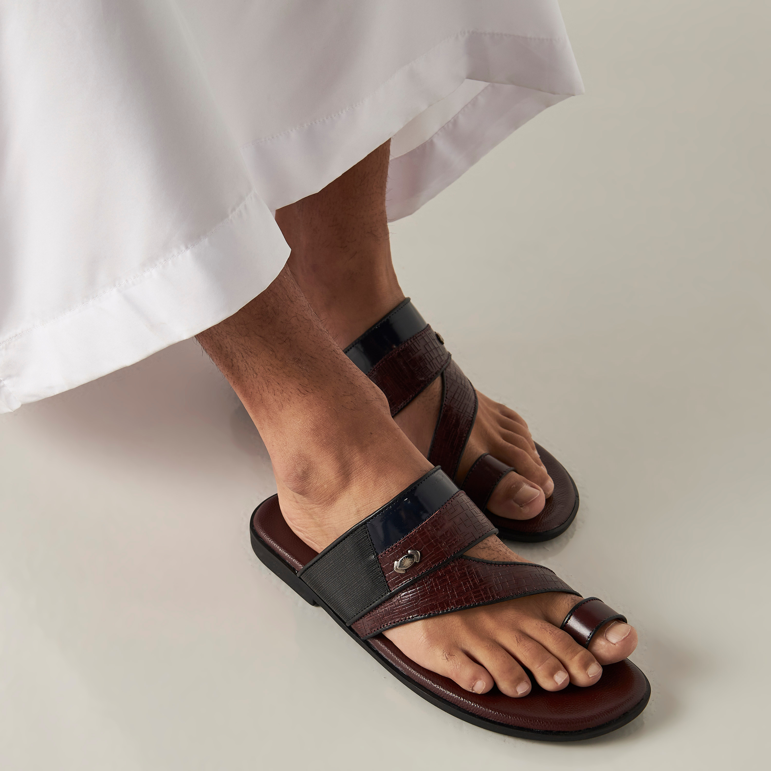 Buy arabic best sale sandals online