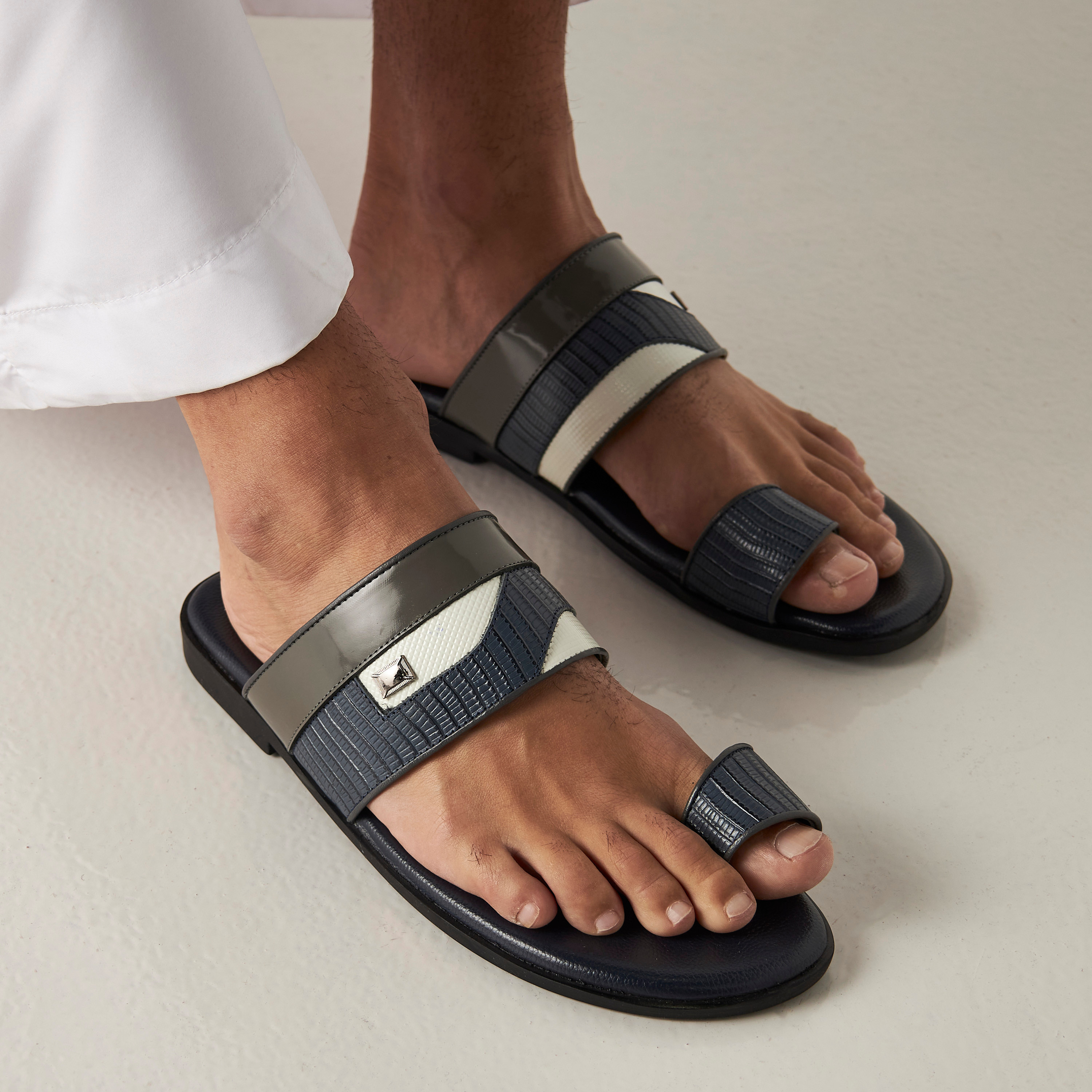 Sandals for men deals latest