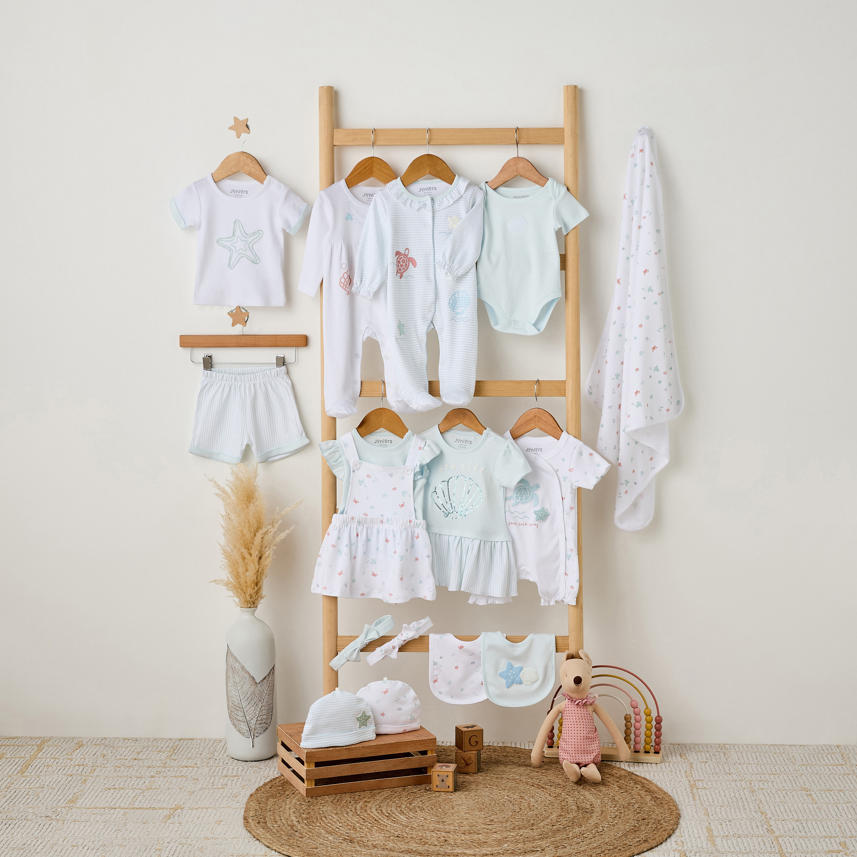 بودي سوت قطن بأكمام قصيرة وياقة ضيقة بتطريز صدفة بحر من جونيورز-baby-girls-clothing-bodysuits-image-6
