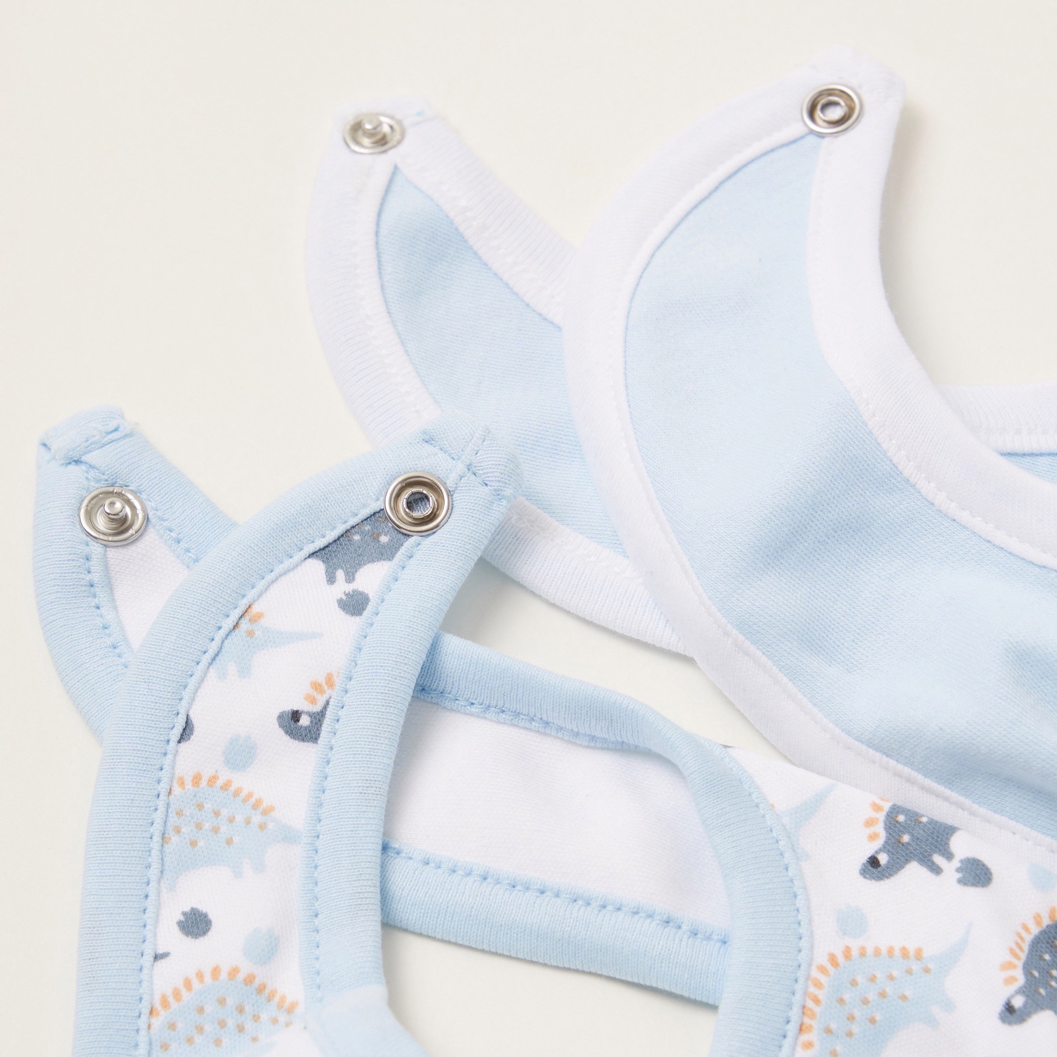Juniors Printed Bibs with Snap Button Closure - Set of 2-baby-feeding-bibs-image-5