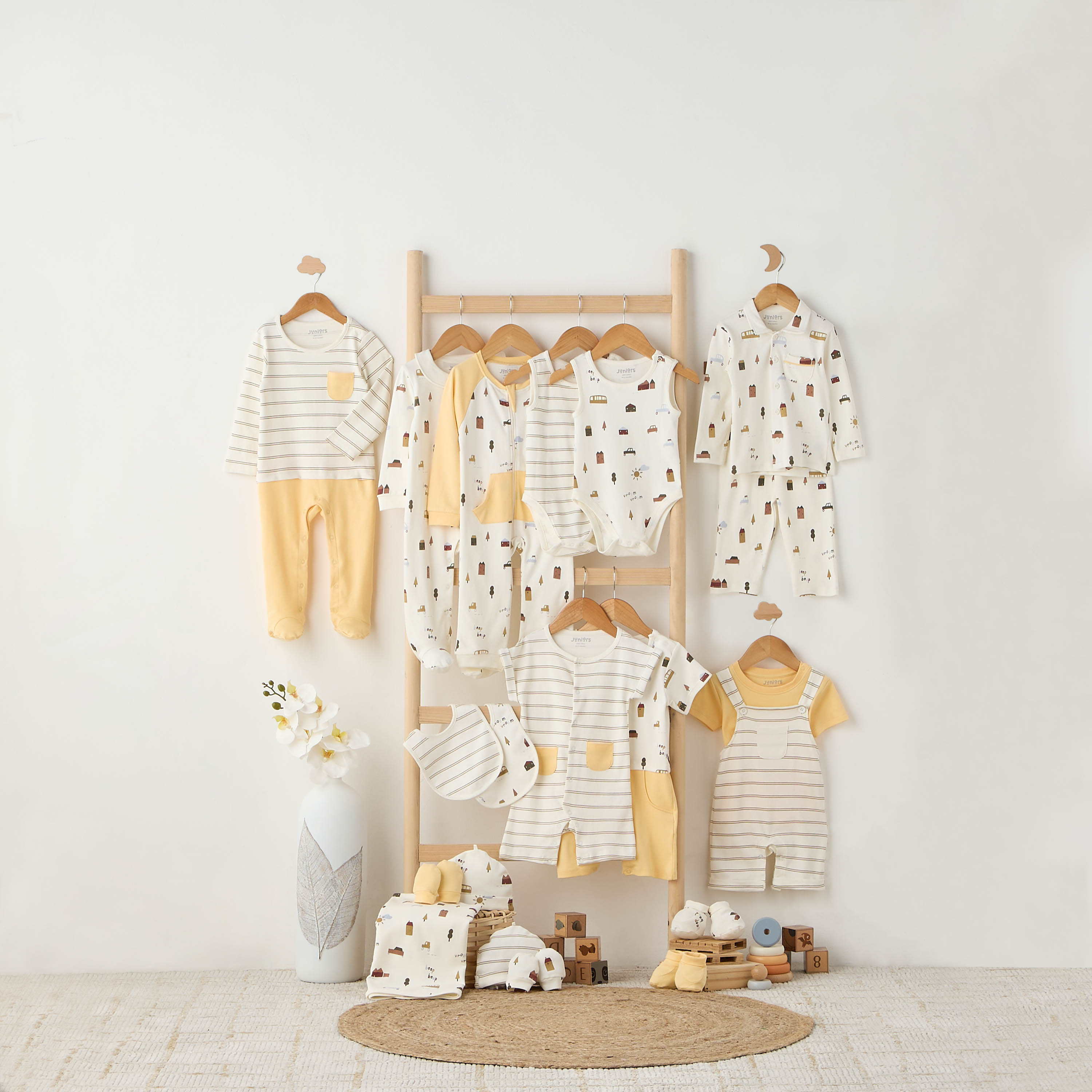 قفازات متنوعة من جونيورز - طقم من قطعتين-baby-boys-accessories-mittens-image-1