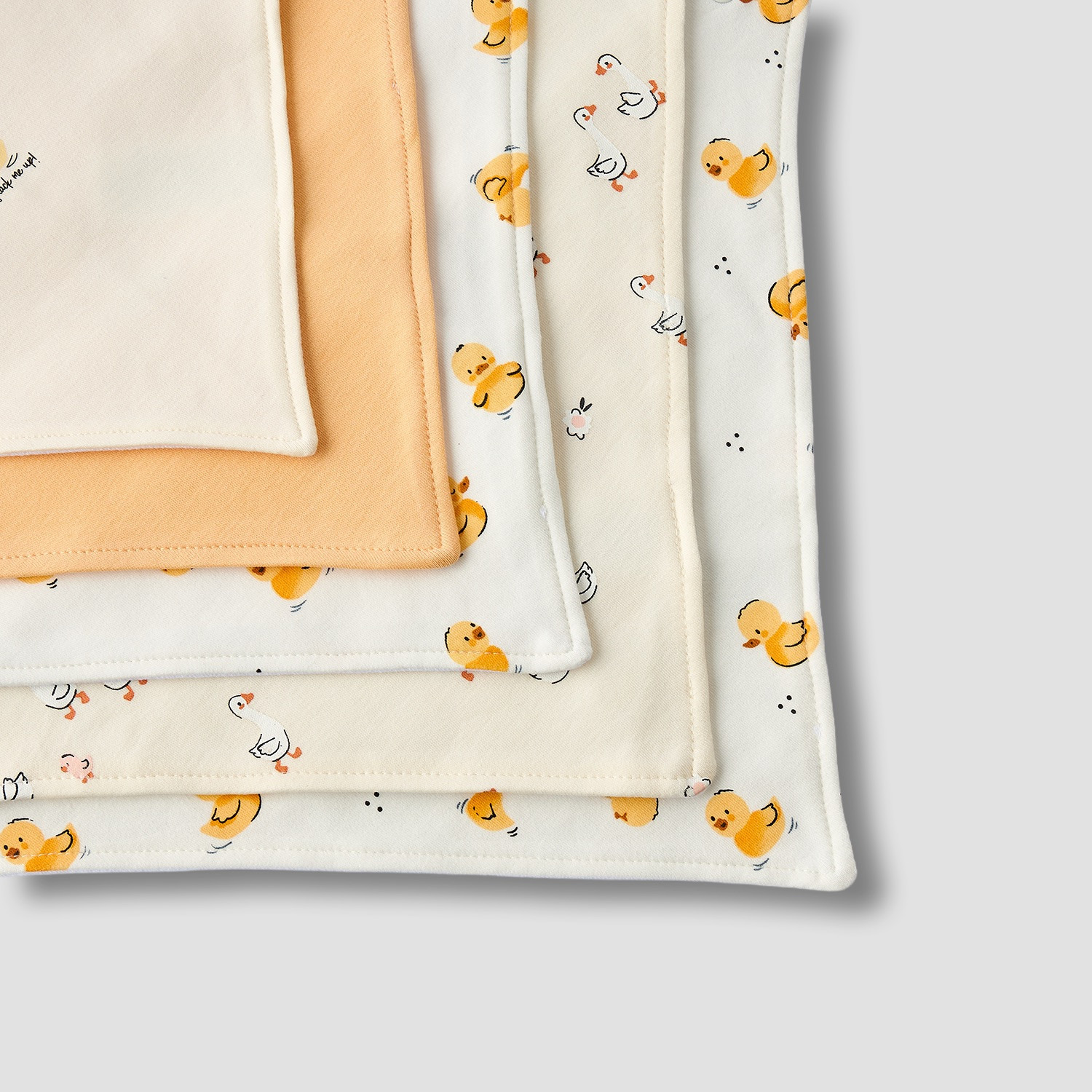 طقم مرايل أطفال 5 قطع بطبعات من جونيورز-baby-feeding-bibs-image-8