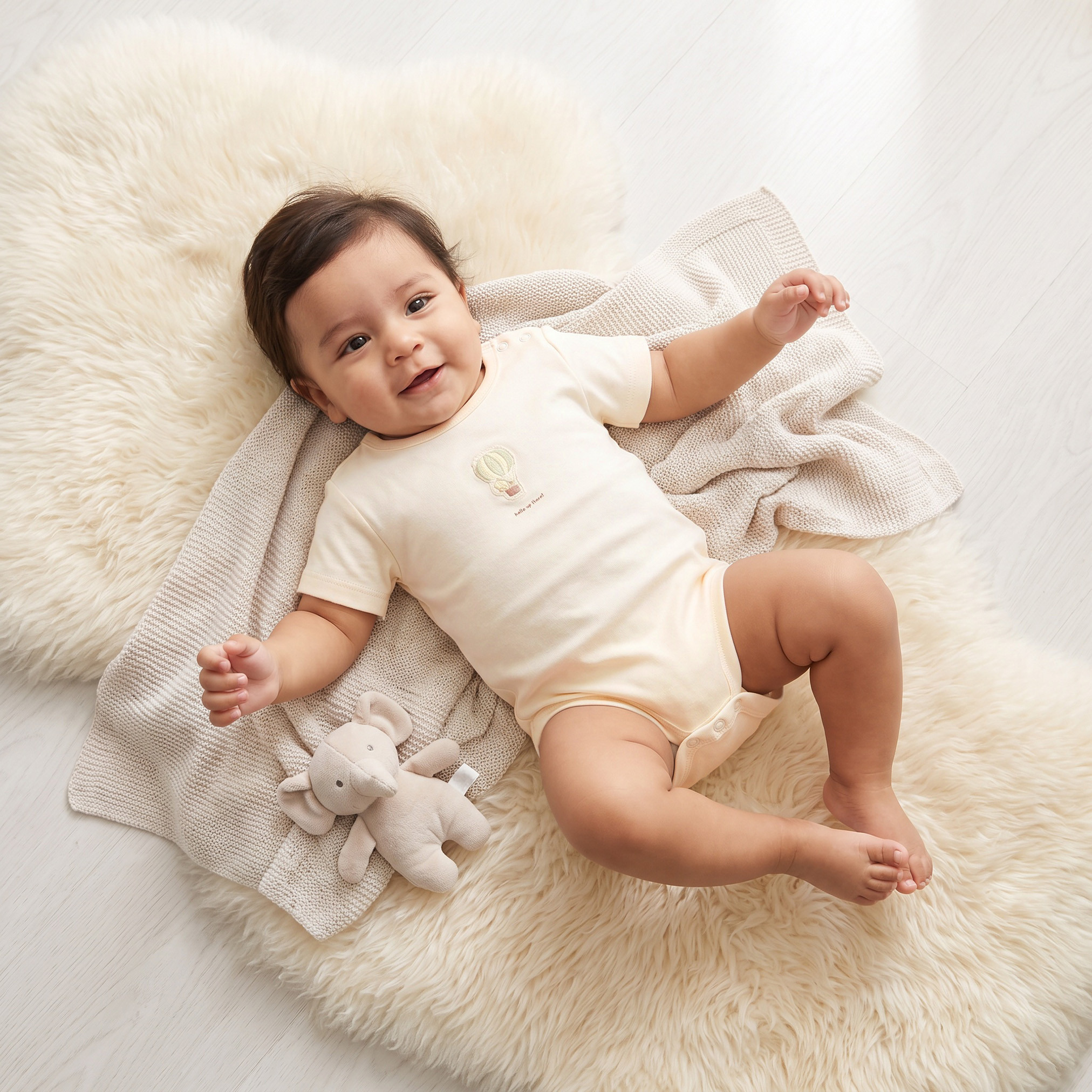 بودي سوت بطبعات لطيفة وياقة ضيقة وأكمام قصيرة من جونيورز - عبوة 5 قطع-baby-girls-clothing-bodysuits-image-2