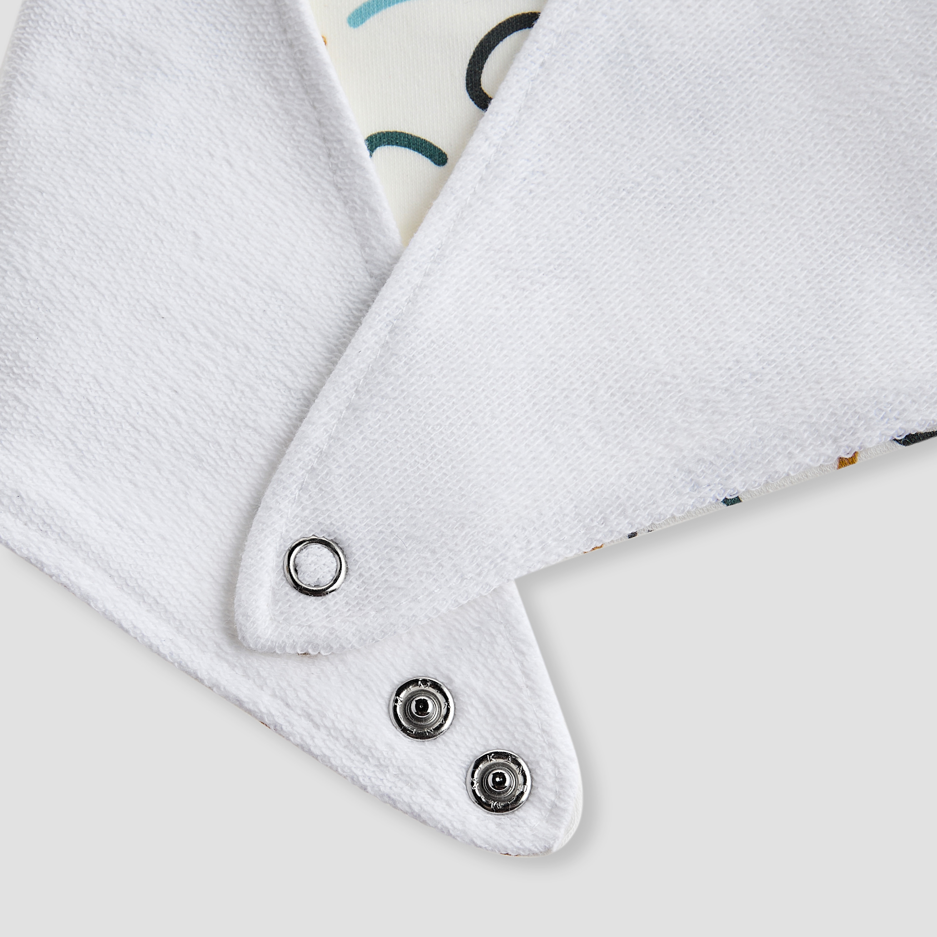 Juniors Printed Bib with Button Closure - Set of 3-baby-feeding-bibs-image-7