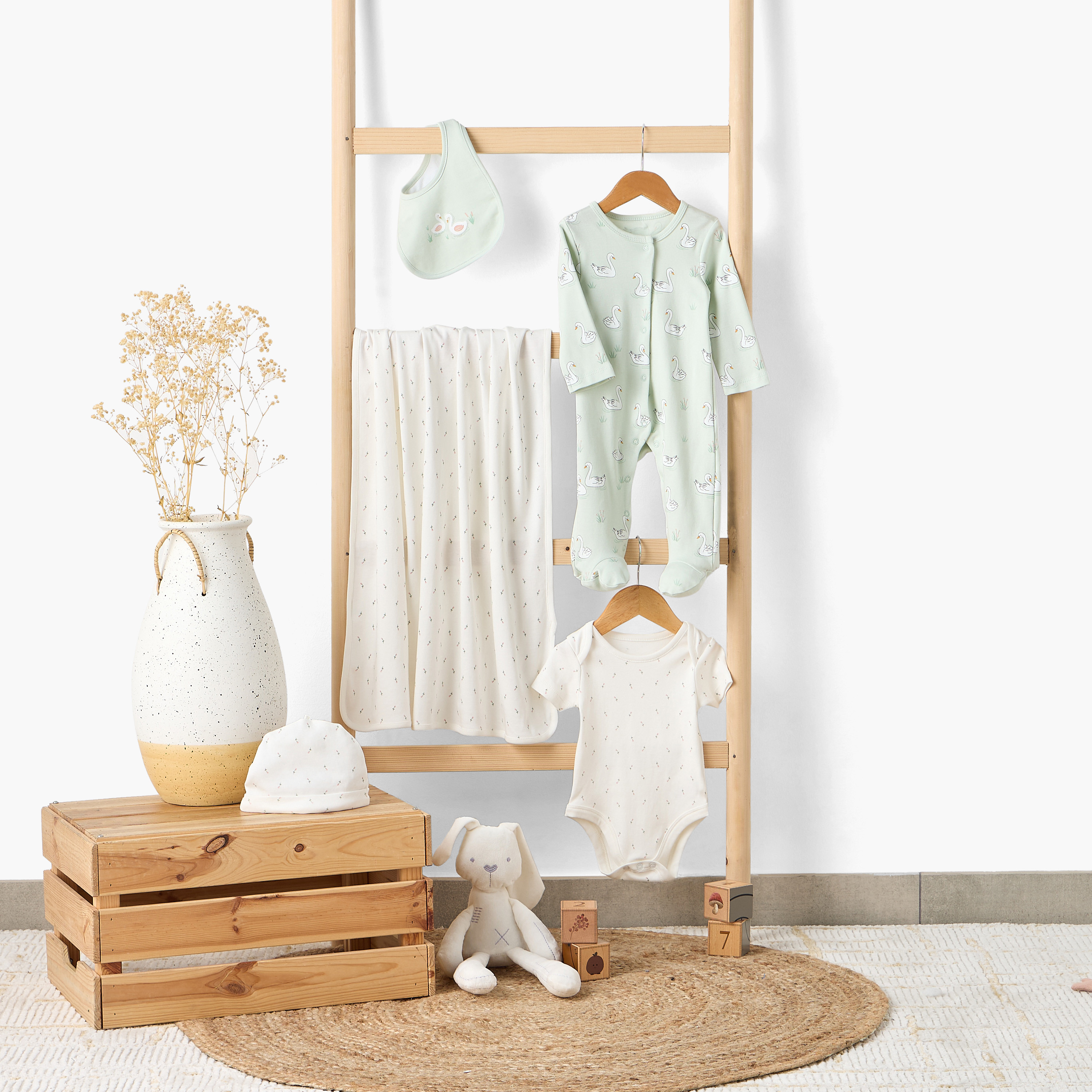 طقم هدايا ملابس 6 قطع من جونيورز-baby-girls-clothing-setsandcoords-image-10