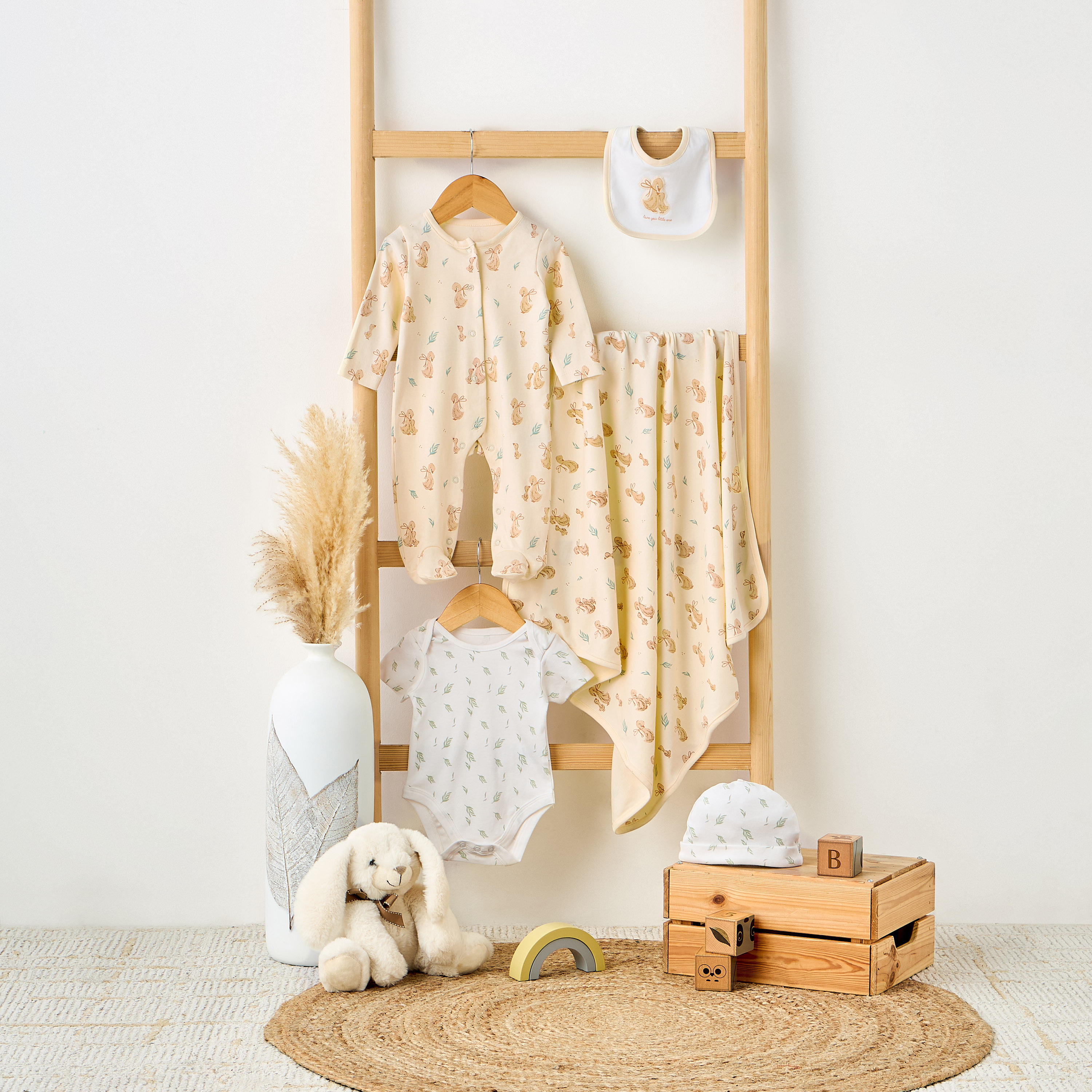 طقم من 5 قطع هدايا ملابس بطبعات من جونيورز-baby-girls-clothing-setsandcoords-image-9