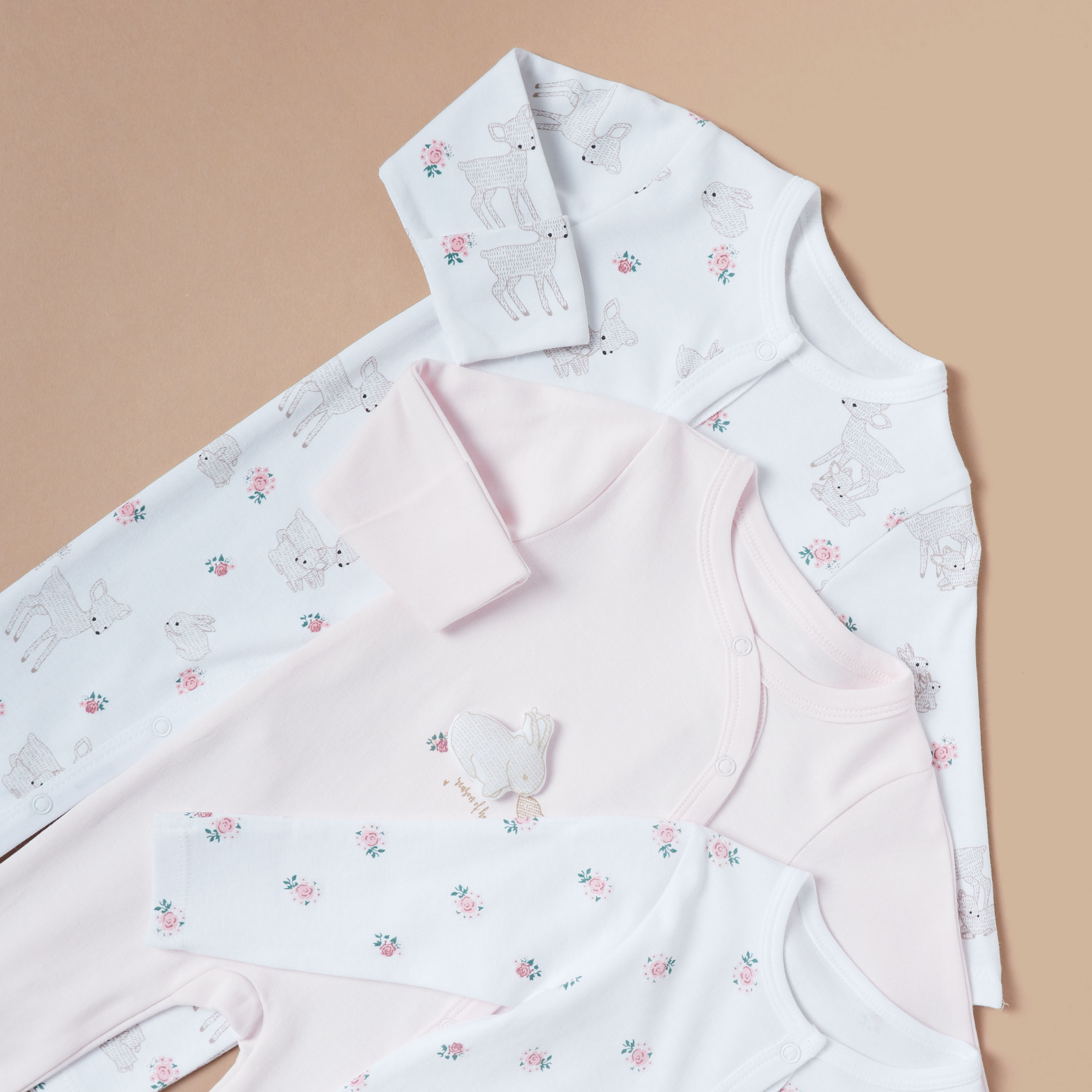 بدلة نوم بطبعات وأزرار إغلاق من جونيورز - طقم من 3 قطع-baby-girls-clothing-nightwear-sleepsuits-image-4