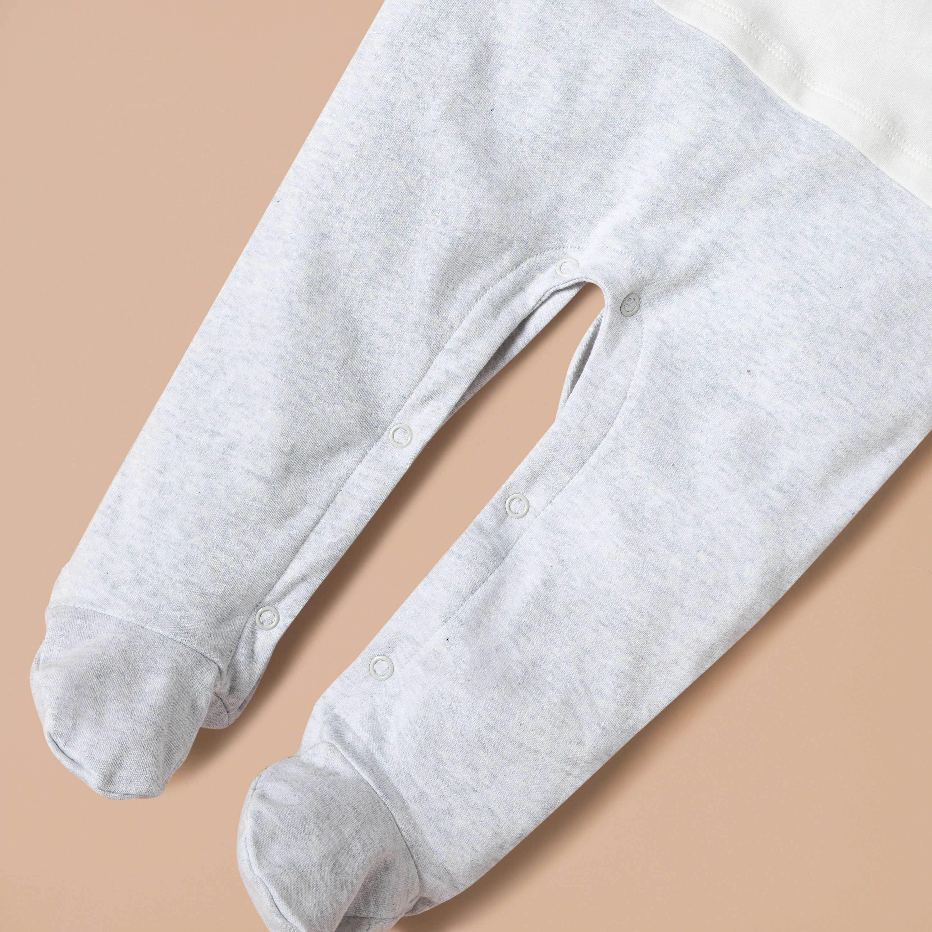 بدلة نوم بأقدام وتزيينات سفاري وأكمام طويلة من جونيورز-baby-boys-clothing-nightwear-sleepsuits-image-4