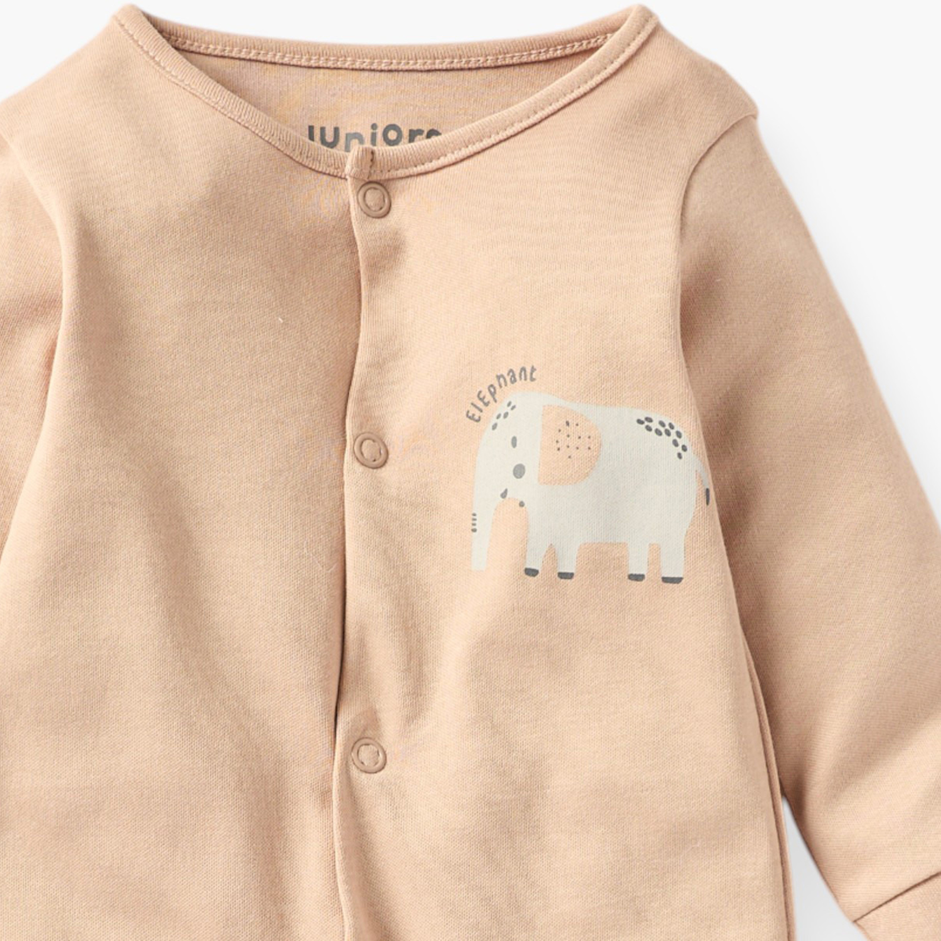 بدلة نوم بطبعات وأفرول بأزرار إغلاق كبّاسة من جونيورز-baby-boys-clothing-nightwear-sleepsuits-image-2