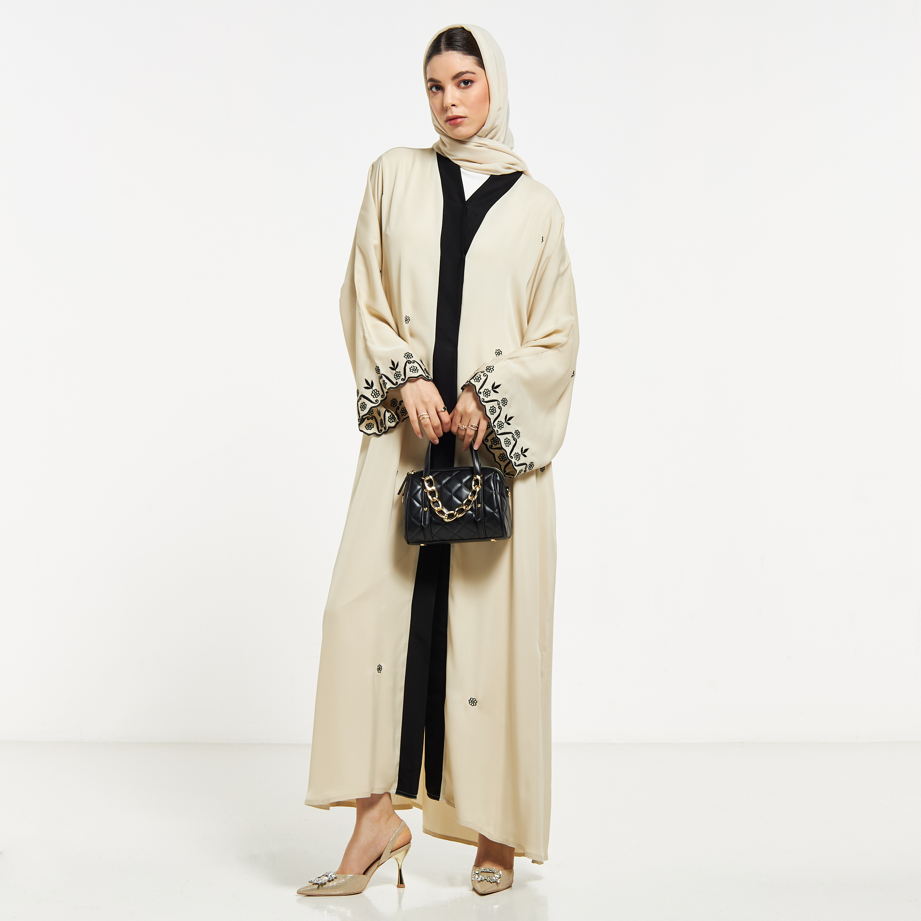 عباية مطرّزة بحجاب من نُخبة-women-arabicclothing-abayas-image-4