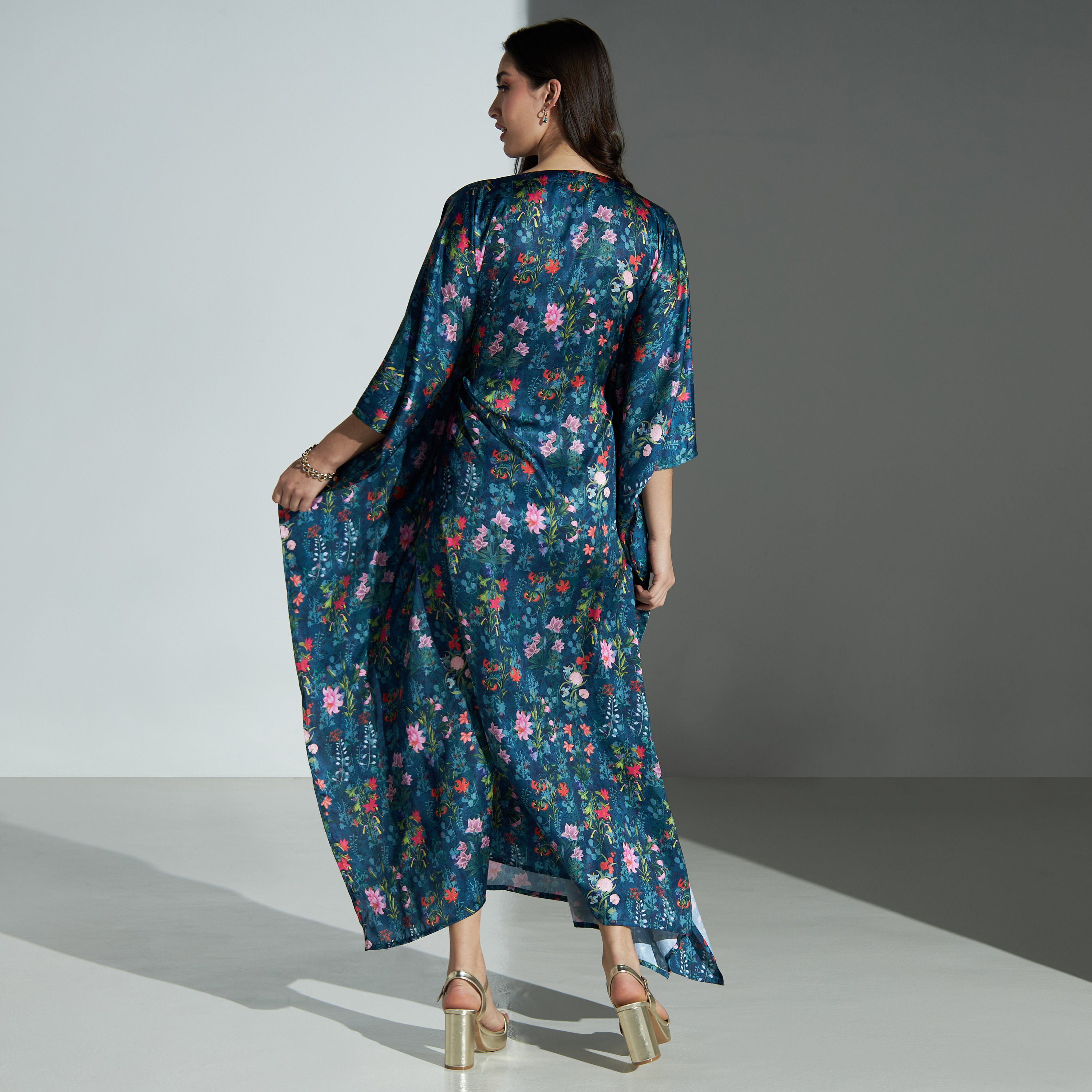 Si Noir All-Over Floral Print Maxi Dress with Kaftan Sleeves and V-neck - for Mom-women-arabicclothing-kaftan-image-4