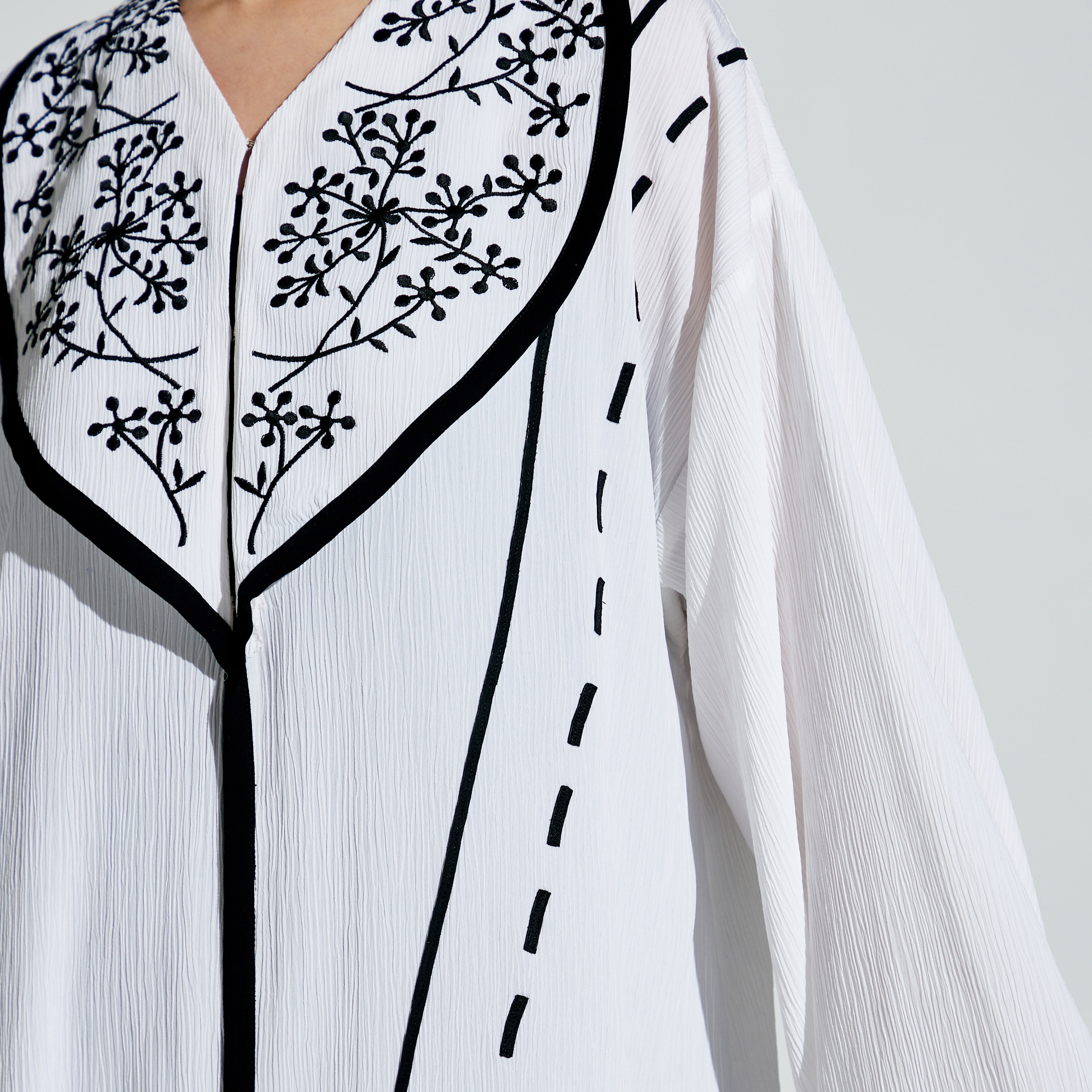 جلابية مطرزة من سي نوار-women-arabicclothing-abayas-image-3