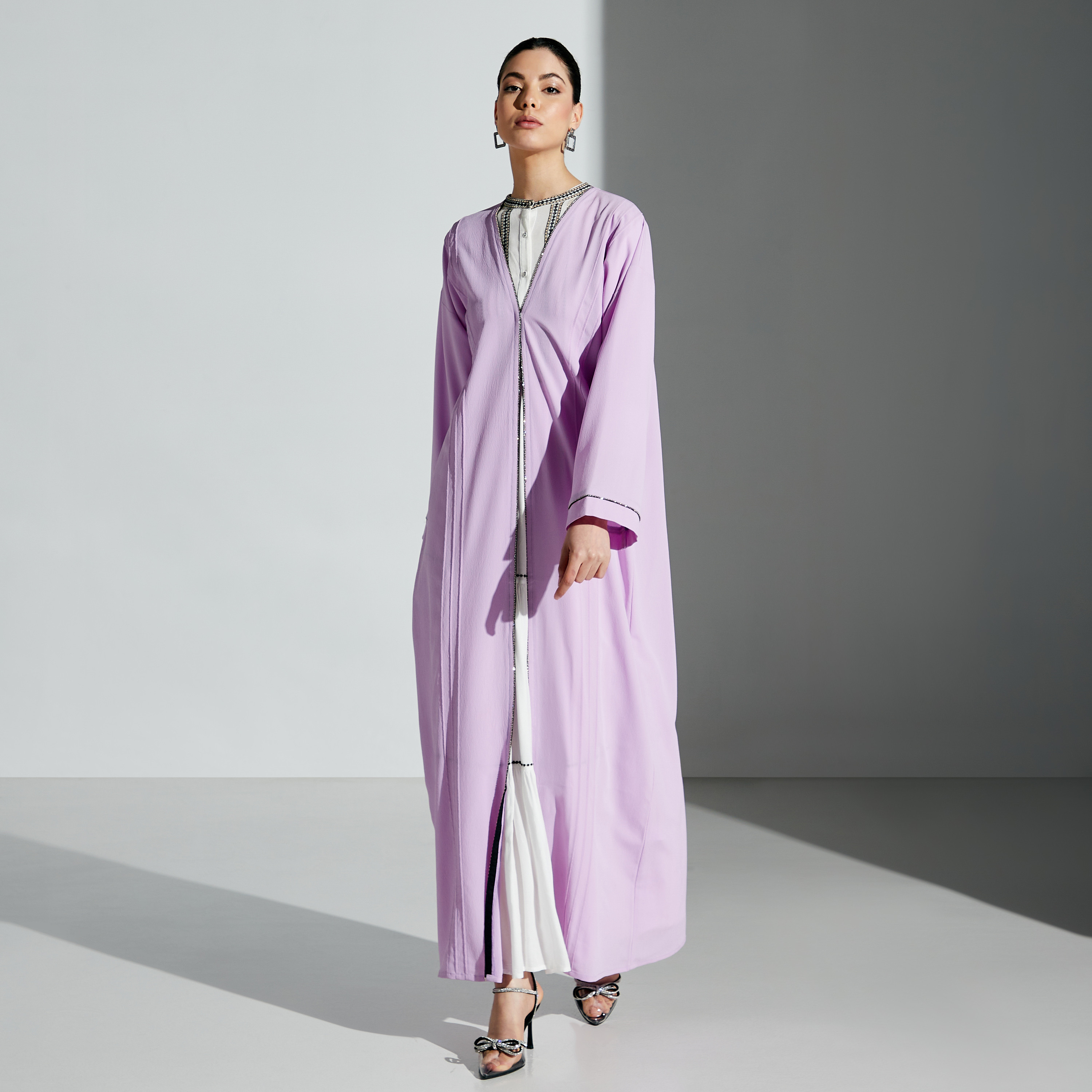 Si Noir Embellished Abaya with Pintuck Detail-women-arabicclothing-abayas-image-4