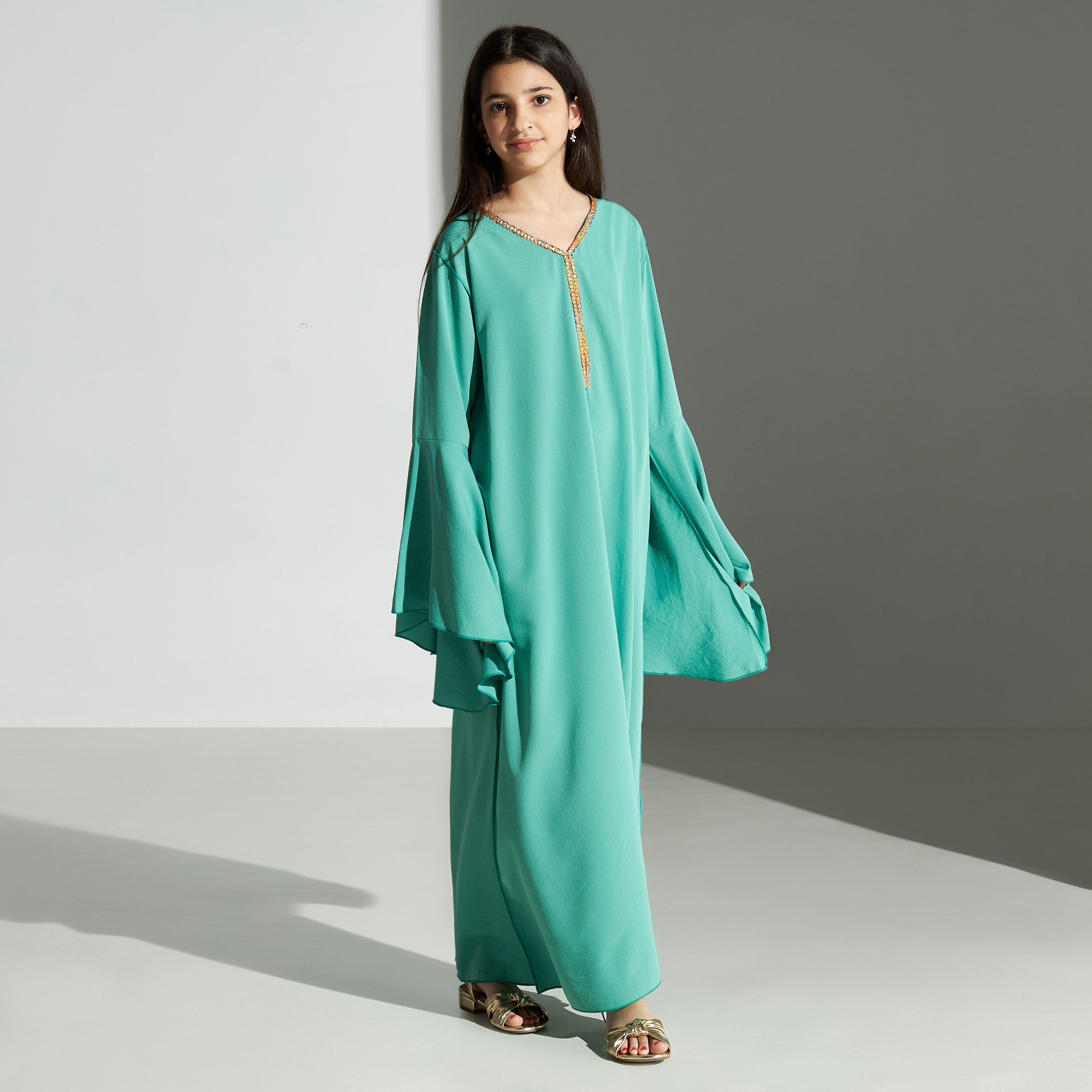 فستان ماكسي بياقة V وتفاصيل دانتيل من سي نوار -للبنت-girls-clothing-dressesandjumpsuits-image-1