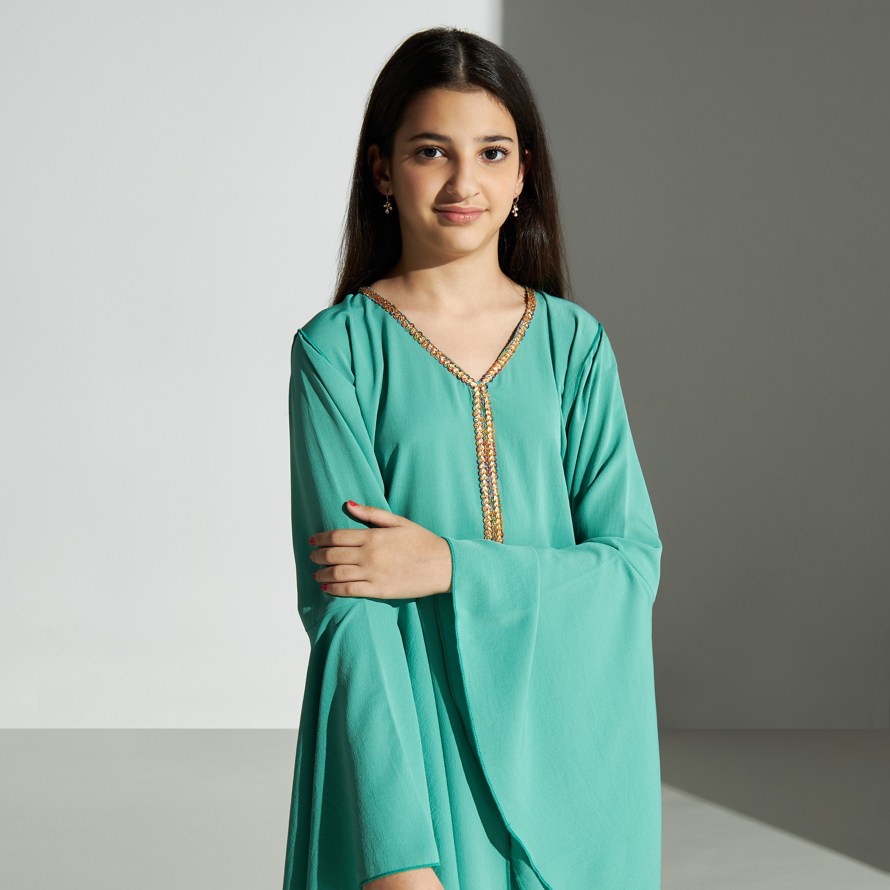 فستان ماكسي بياقة V وتفاصيل دانتيل من سي نوار -للبنت-girls-clothing-dressesandjumpsuits-image-3