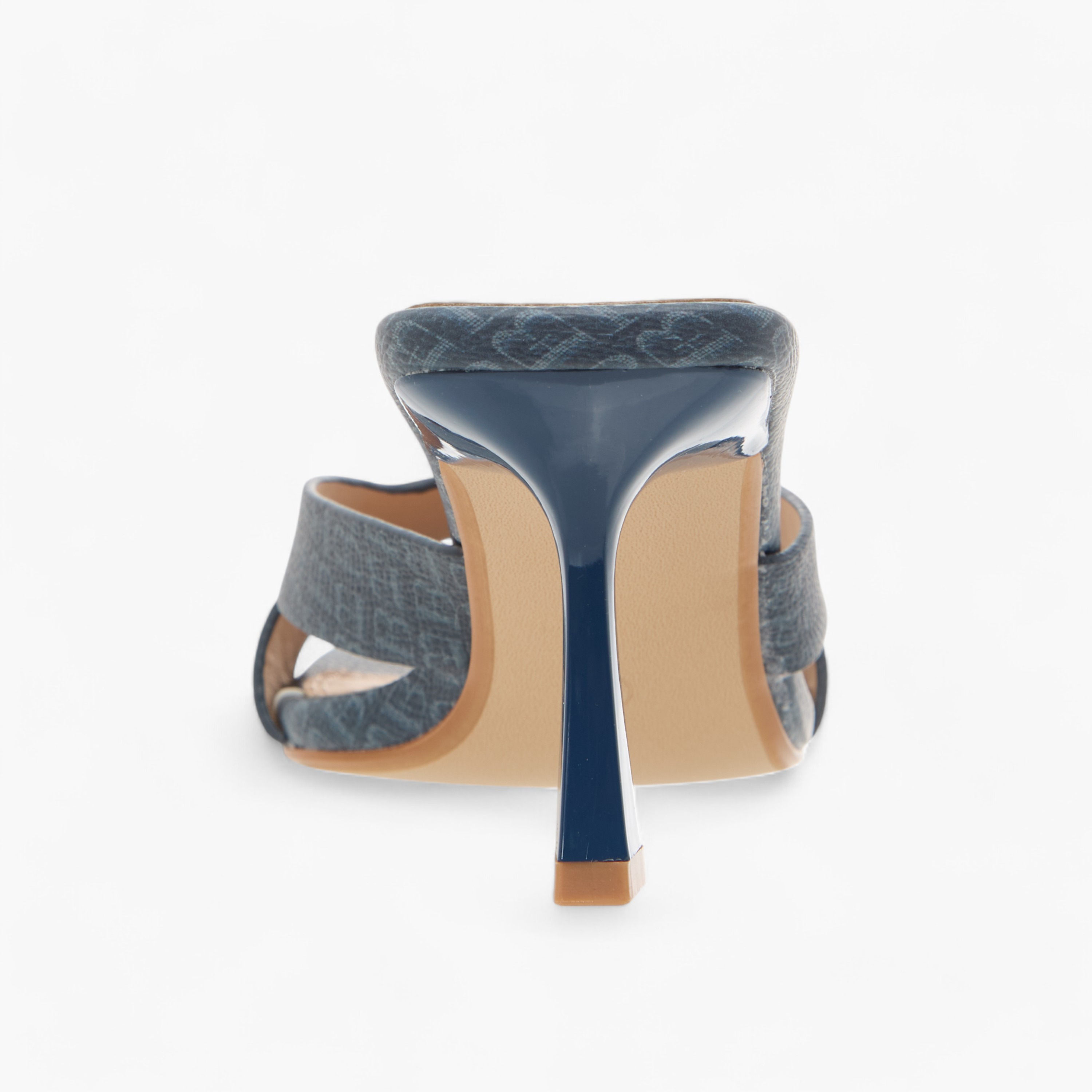 صندل سهل الارتداء بطبعات مونوجرام وكعب لامع من فلورا بيلا-women-shoes-sandals-heeled-image-5