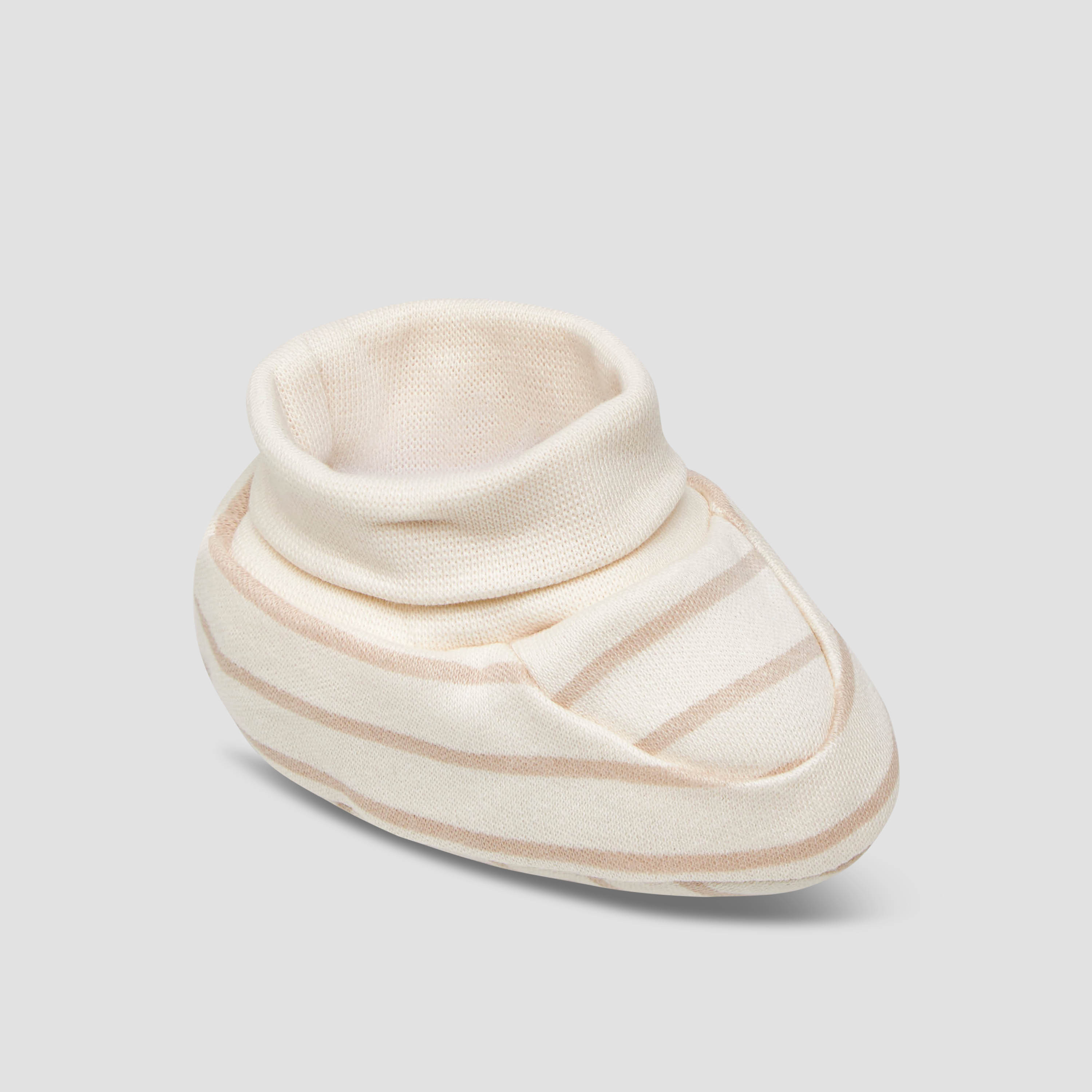 بوت بتصاميم متنوعة من جونيورز - طقم من قطعتين-baby-boys-shoes-booties-image-4
