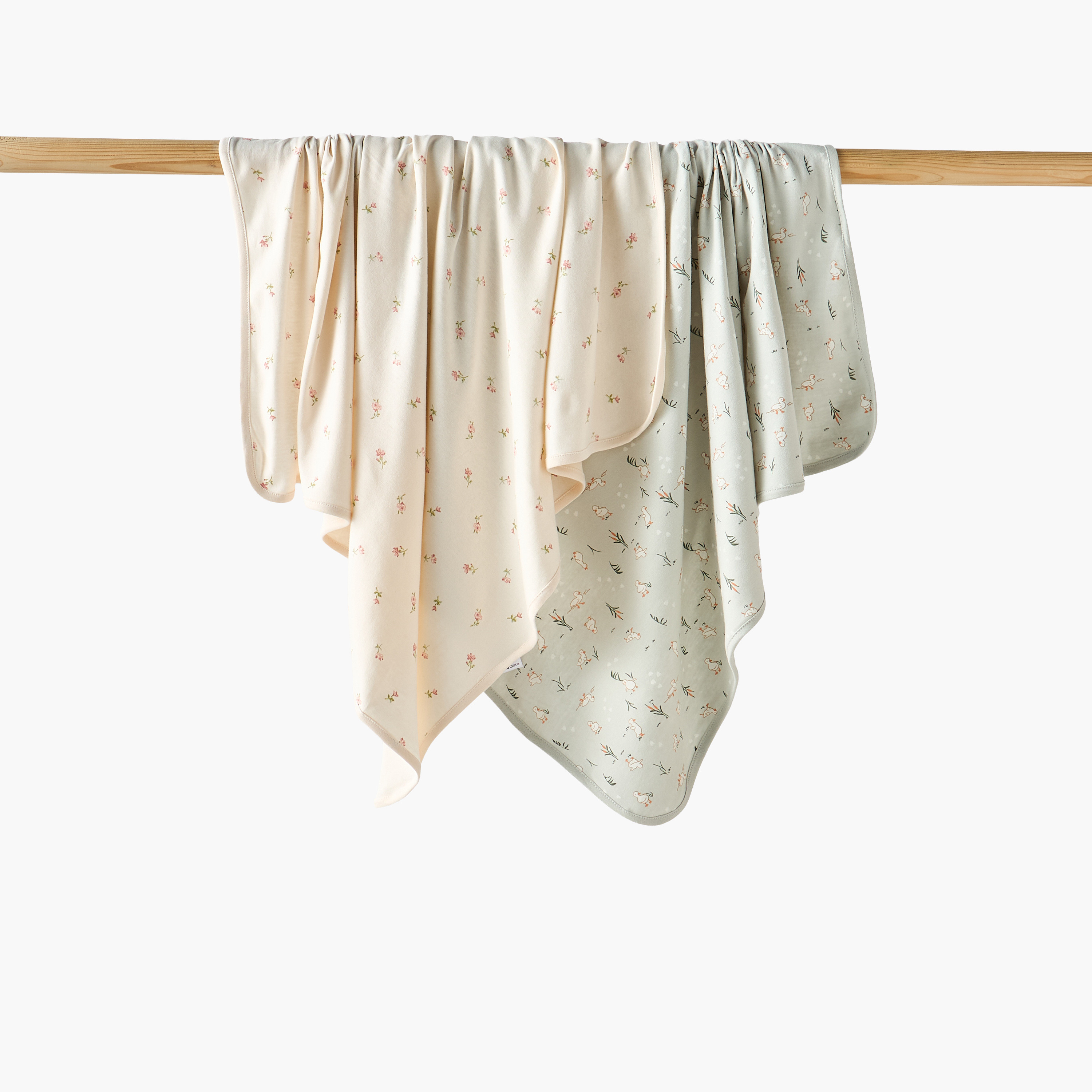 بطانيات حديثي ولادة قطن بطبعات أزهار من جونيورز - عبوة من قطعتين-baby-nursery-blanketsandswaddles-receivingblankets-image-1